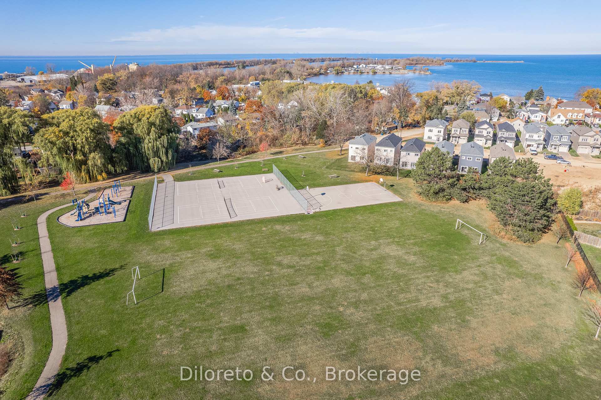 Photo 28 of 6 Bromley Drive, St. Catharines, Port Weller — HOMEH