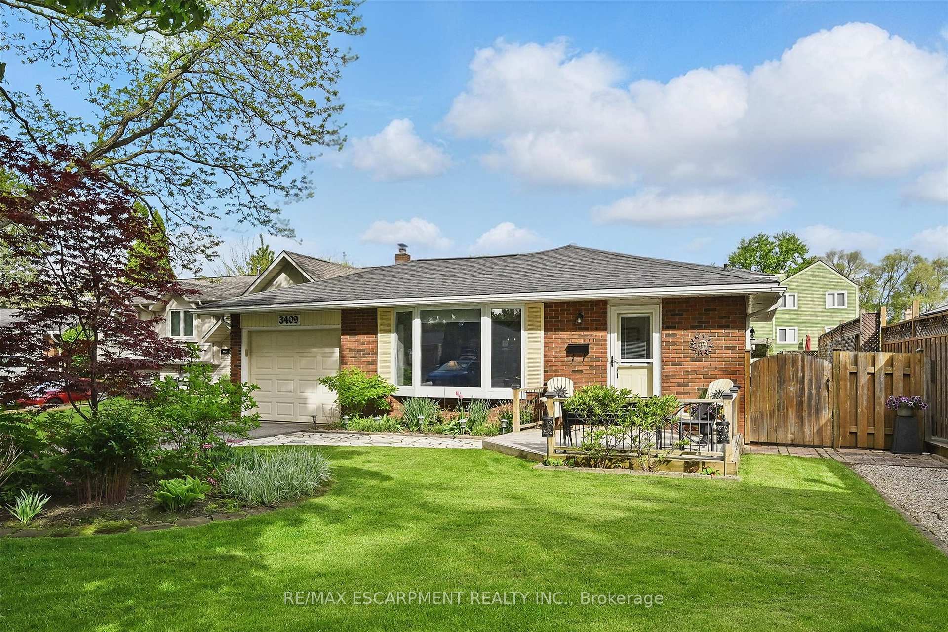Photo 2 of 3409 Putter Place, Burlington, Roseland — HOMEH