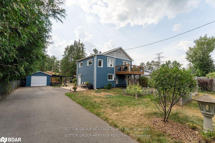 Photo 2 of 3660 Baldwick Lane, Springwater, Rural Springwater — HOMEH