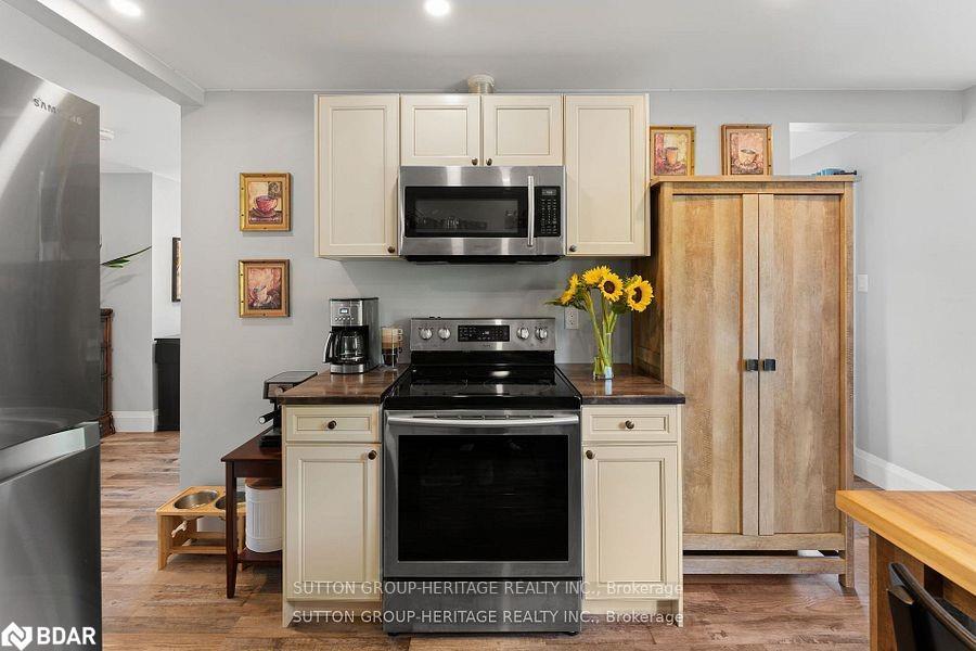 Photo 6 of 3660 Baldwick Lane, Springwater, Rural Springwater — HOMEH