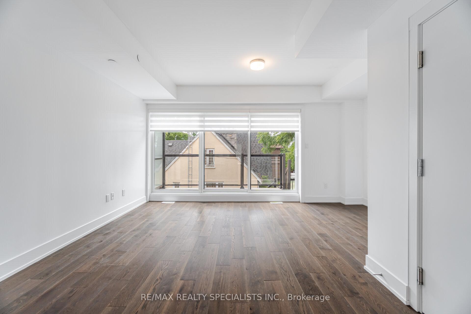 Photo 3 of Unit Unit 3, 1 Hartman Avenue, Vaughan, Islington Woods — HOMEH