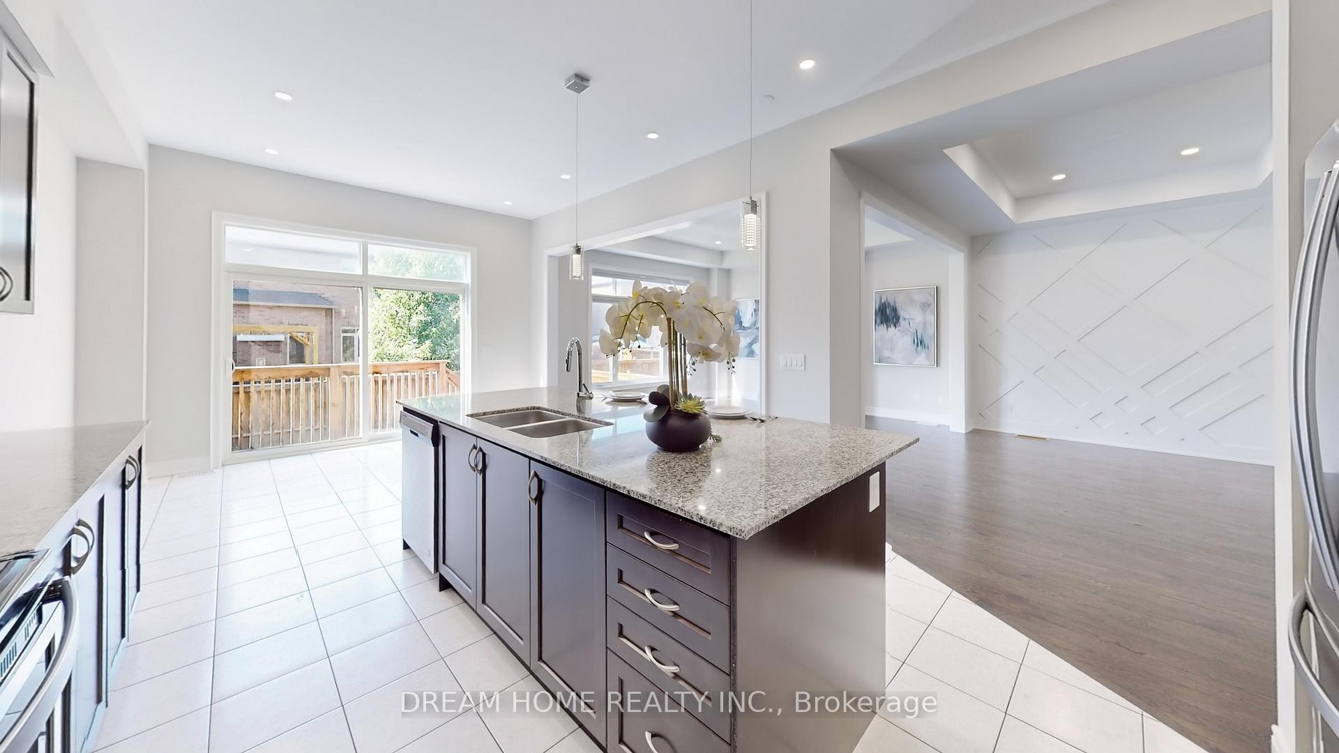 Photo 14 of 69 Blenheim Circle, Whitby, Rural Whitby — HOMEH