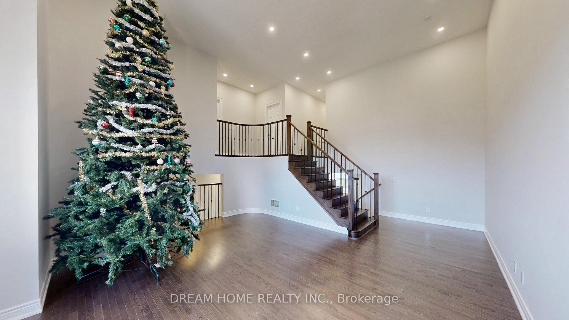 Photo 18 of 69 Blenheim Circle, Whitby, Rural Whitby — HOMEH