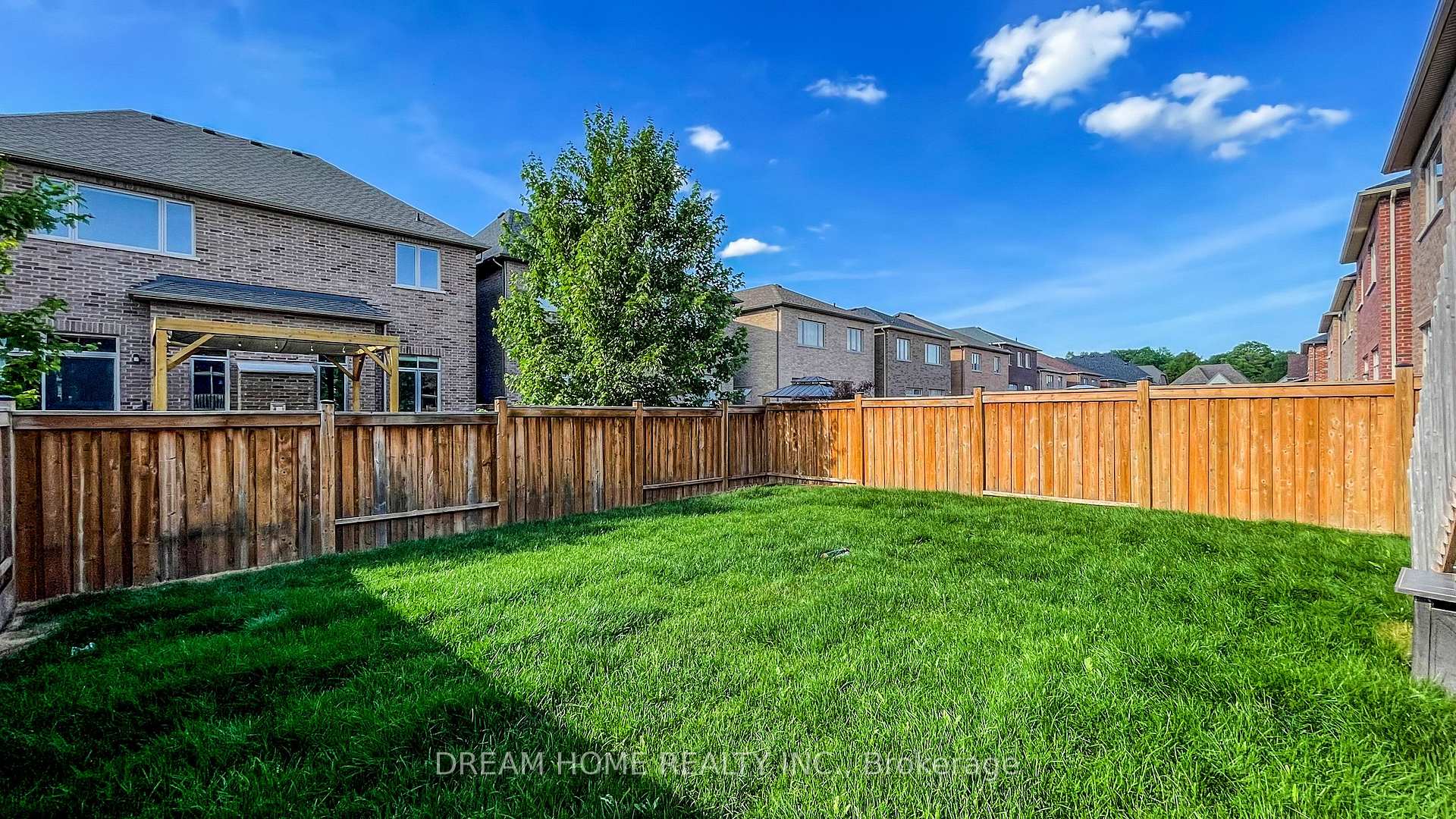 Photo 31 of 69 Blenheim Circle, Whitby, Rural Whitby — HOMEH