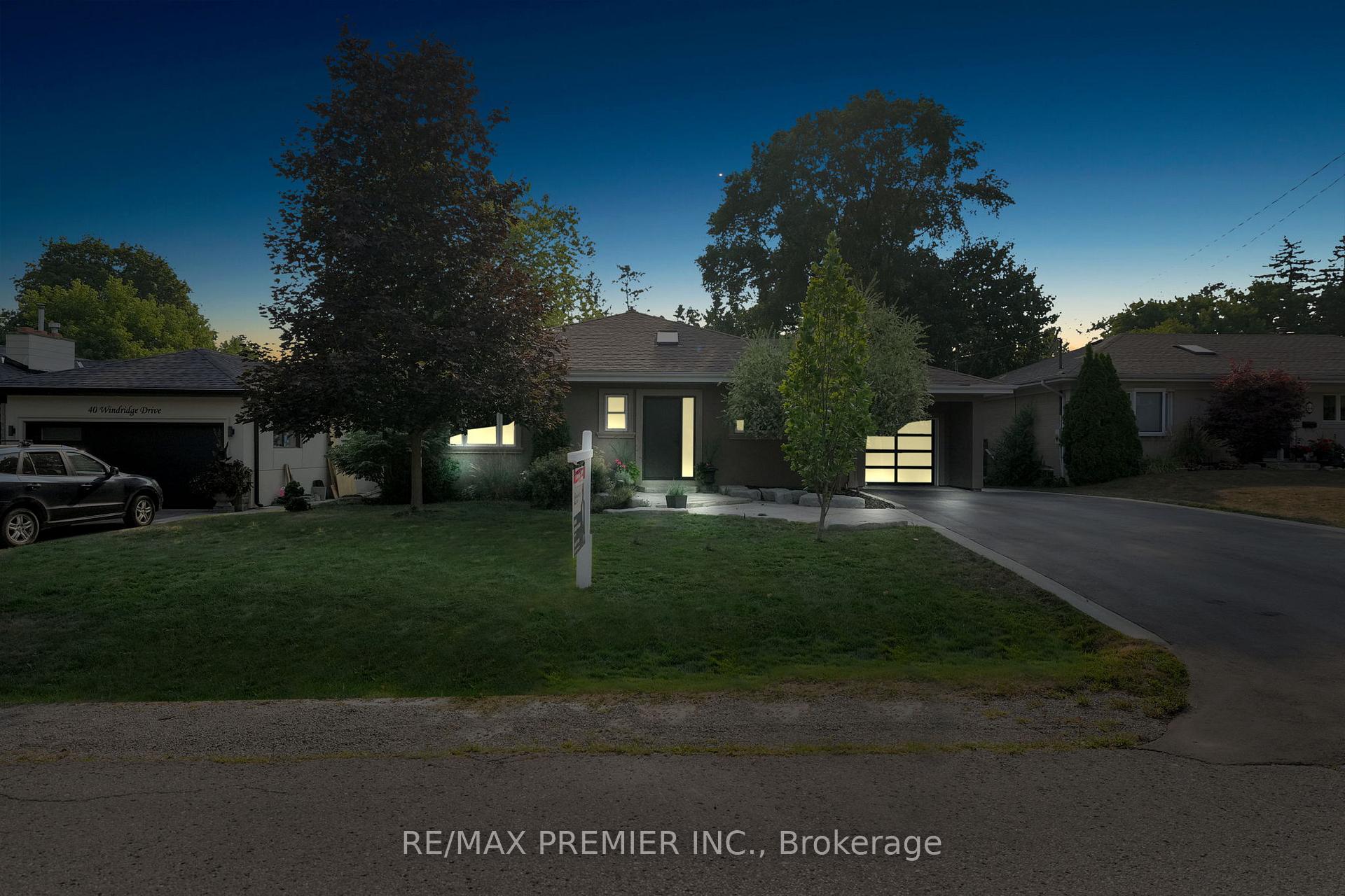 Photo 12 of 42 Windridge Drive, Markham, Bullock — HOMEH