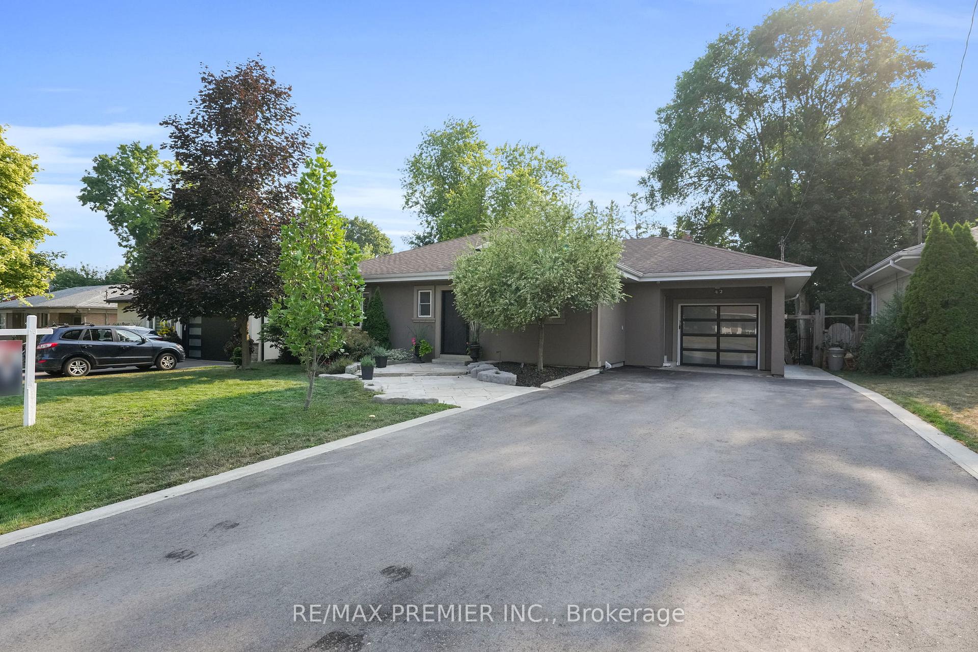 Photo 11 of 42 Windridge Drive, Markham, Bullock — HOMEH