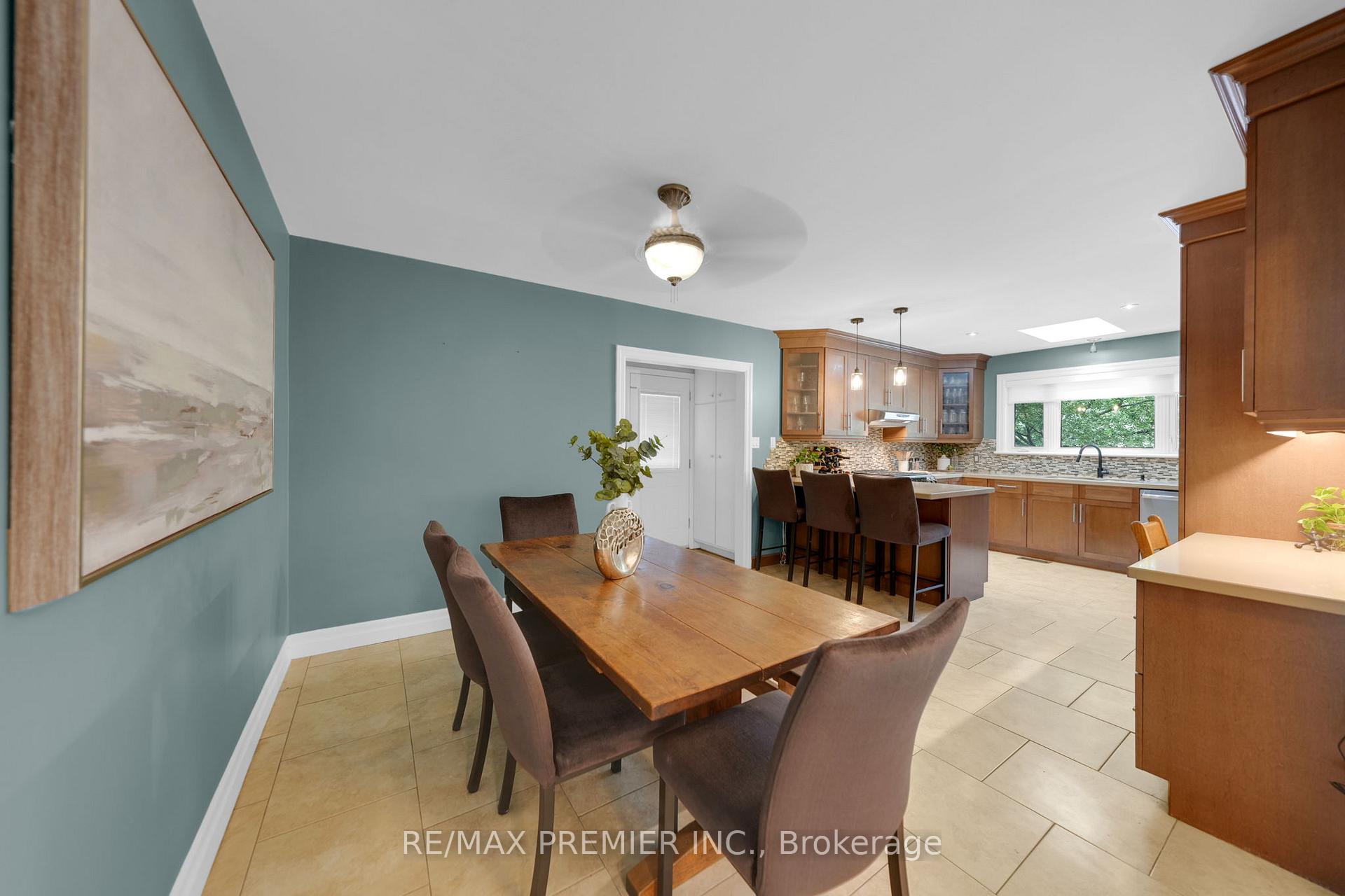 Photo 6 of 42 Windridge Drive, Markham, Bullock — HOMEH