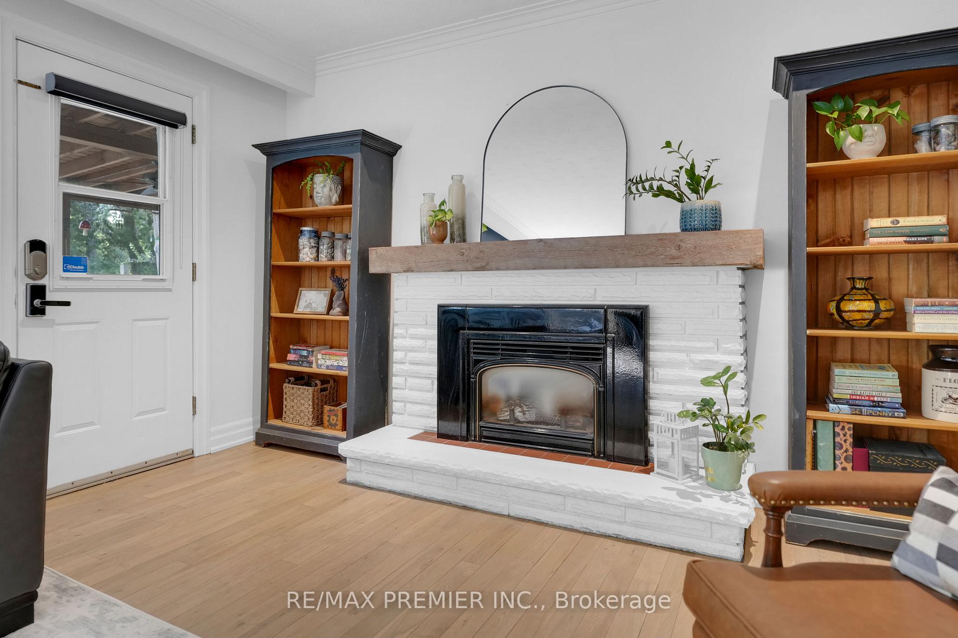 Photo 16 of 42 Windridge Drive, Markham, Bullock — HOMEH