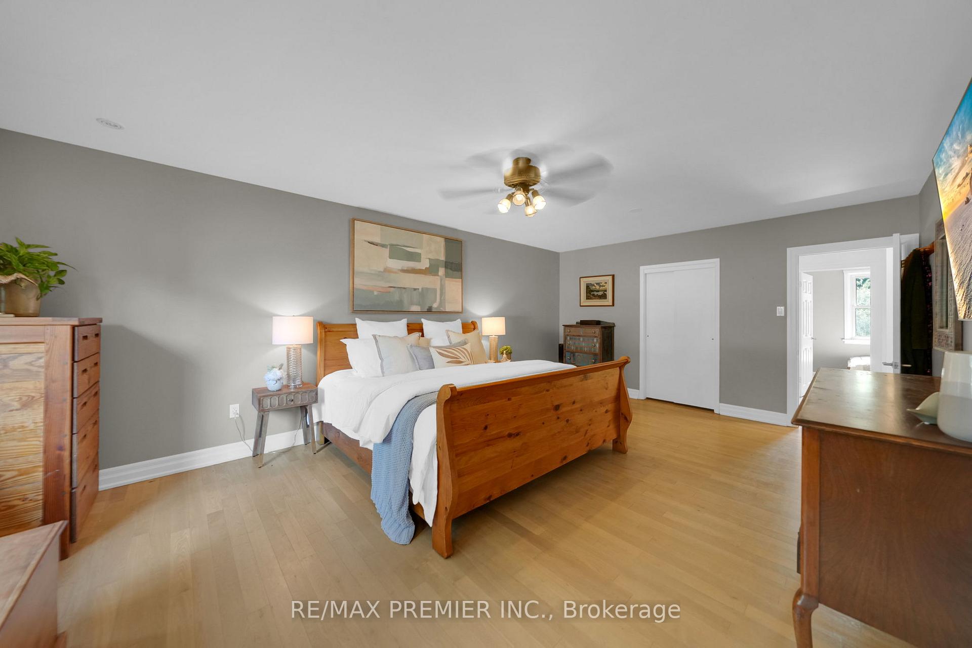 Photo 17 of 42 Windridge Drive, Markham, Bullock — HOMEH