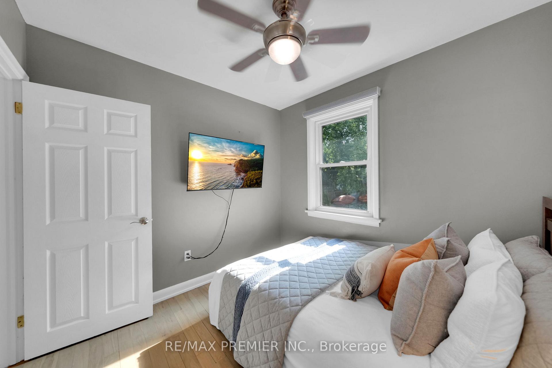 Photo 22 of 42 Windridge Drive, Markham, Bullock — HOMEH