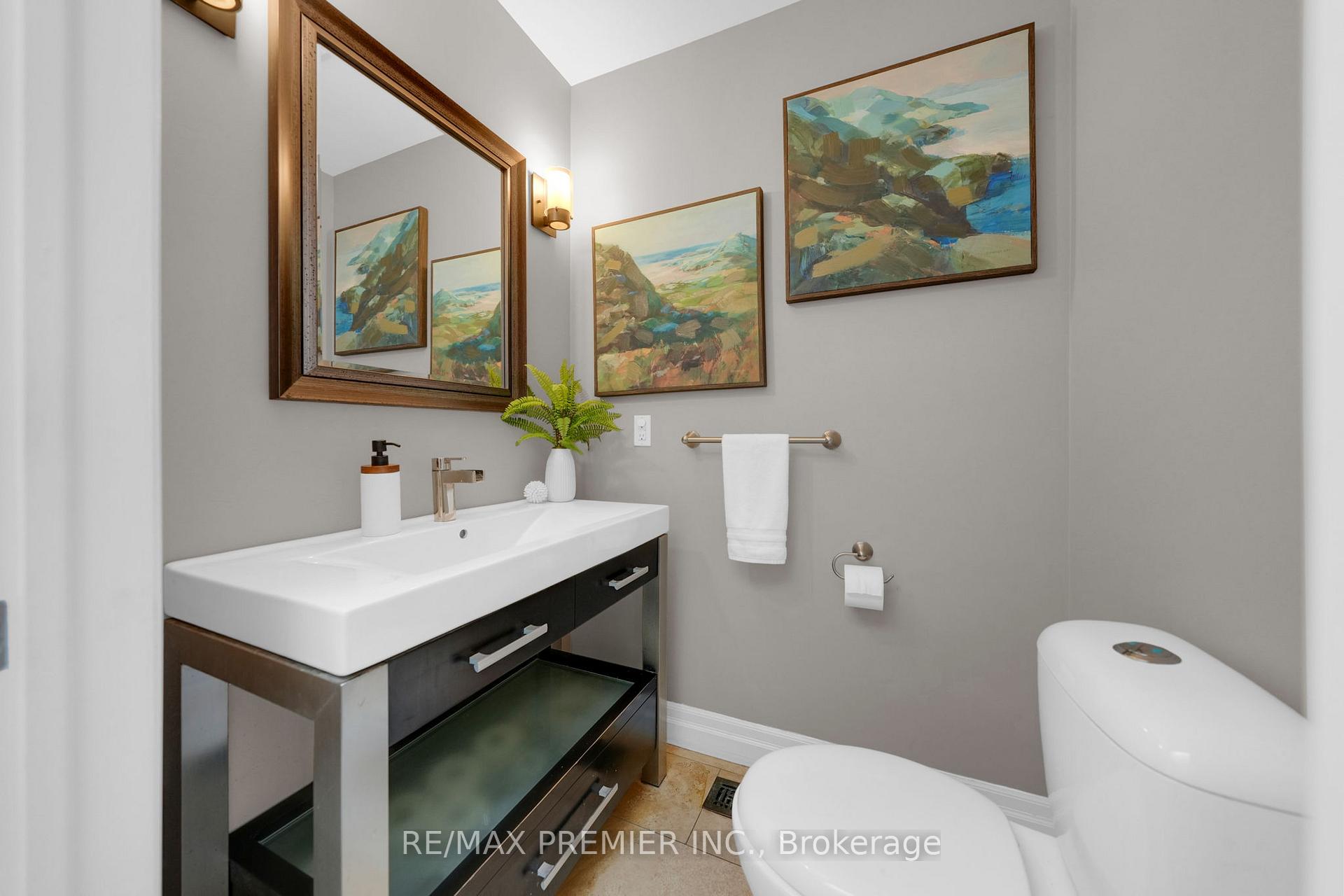 Photo 18 of 42 Windridge Drive, Markham, Bullock — HOMEH