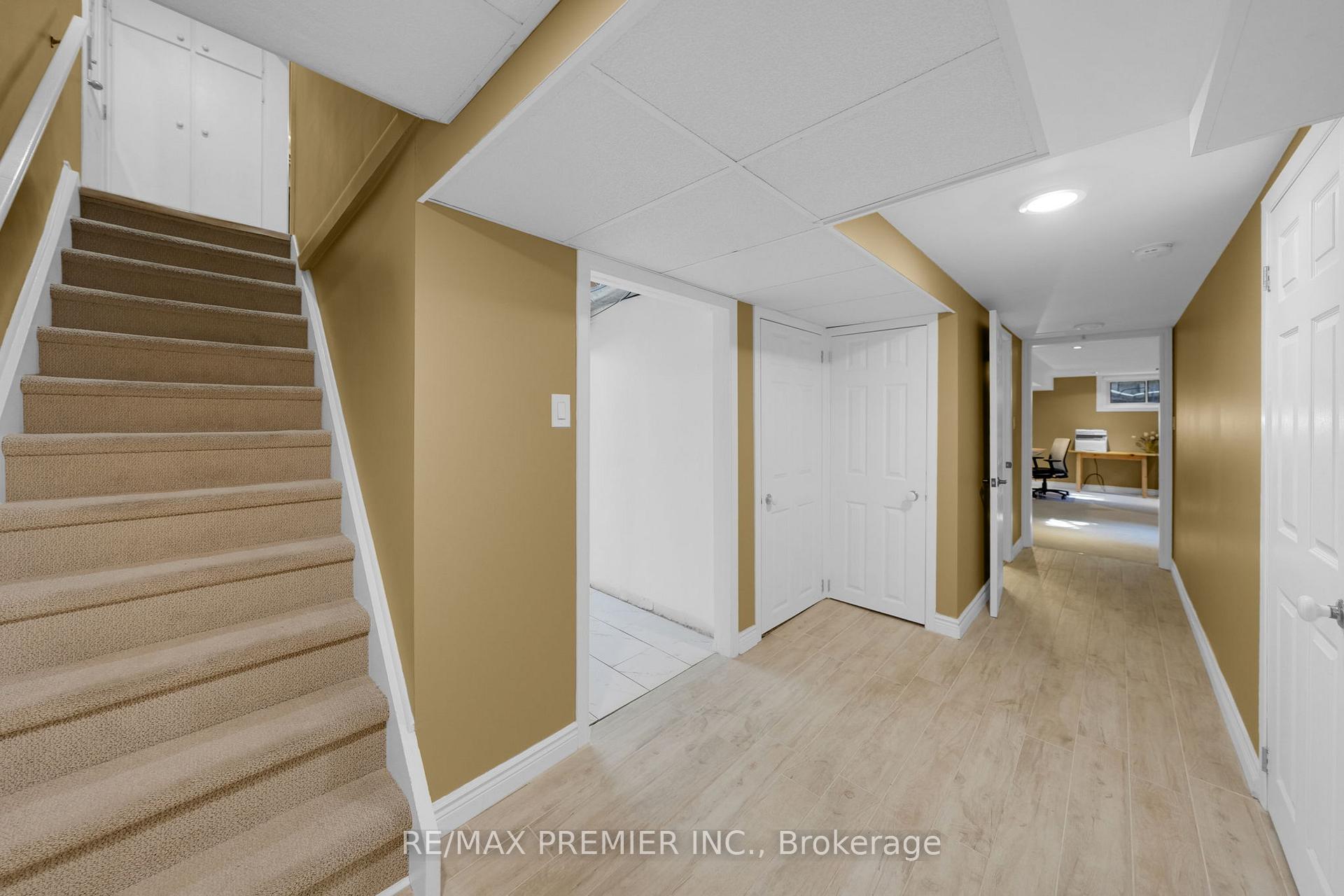 Photo 10 of 42 Windridge Drive, Markham, Bullock — HOMEH