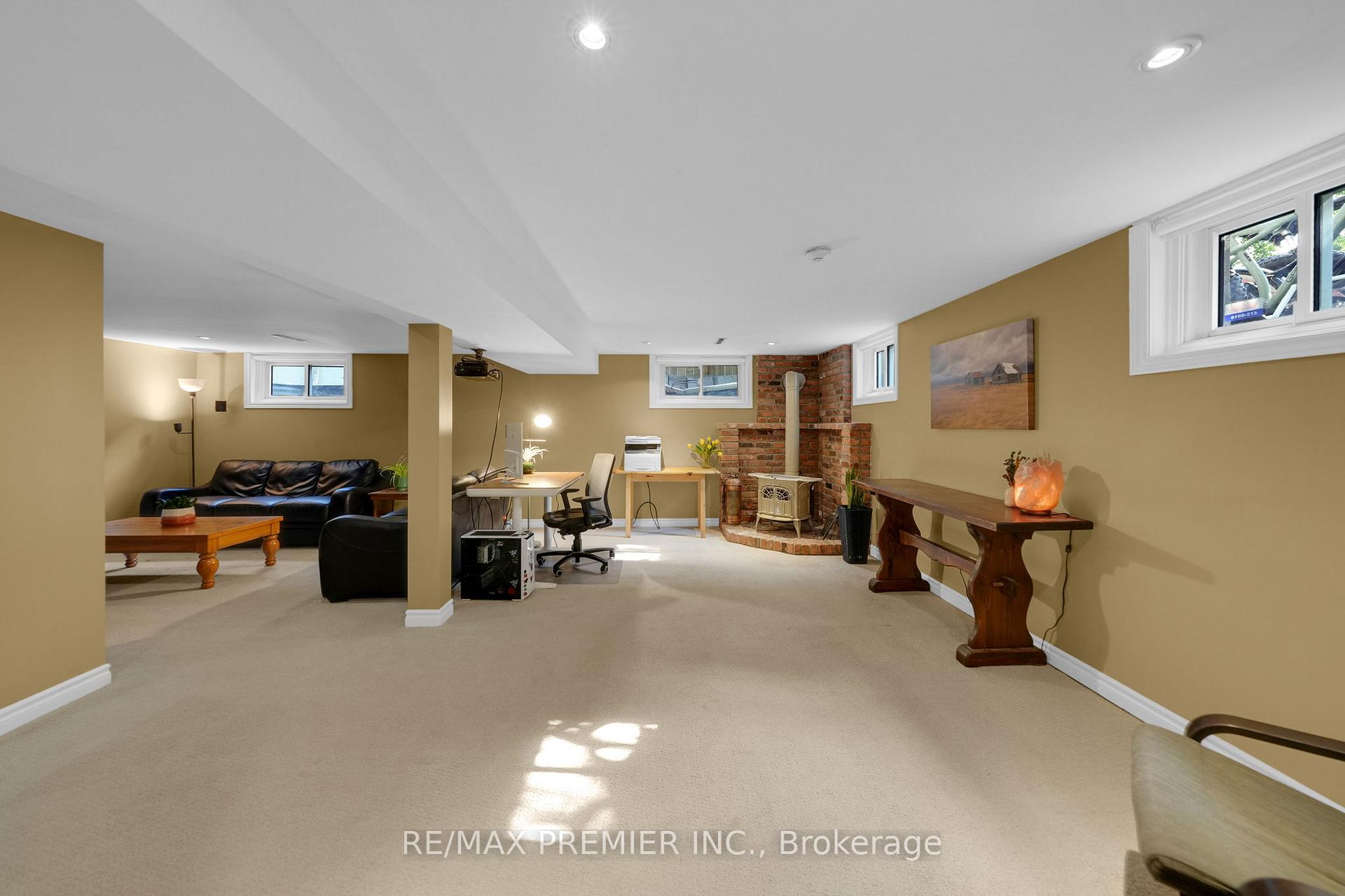Photo 30 of 42 Windridge Drive, Markham, Bullock — HOMEH