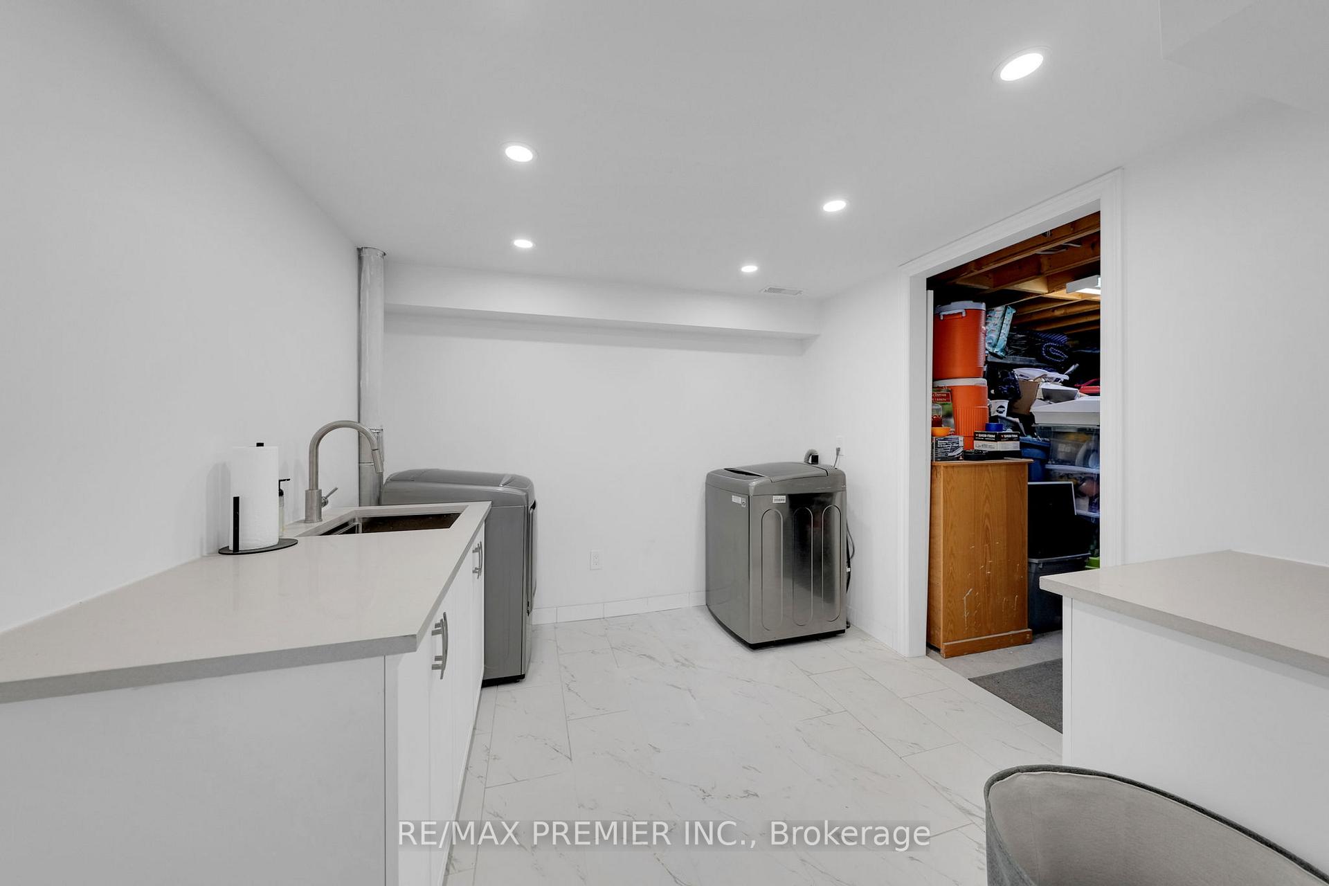 Photo 21 of 42 Windridge Drive, Markham, Bullock — HOMEH