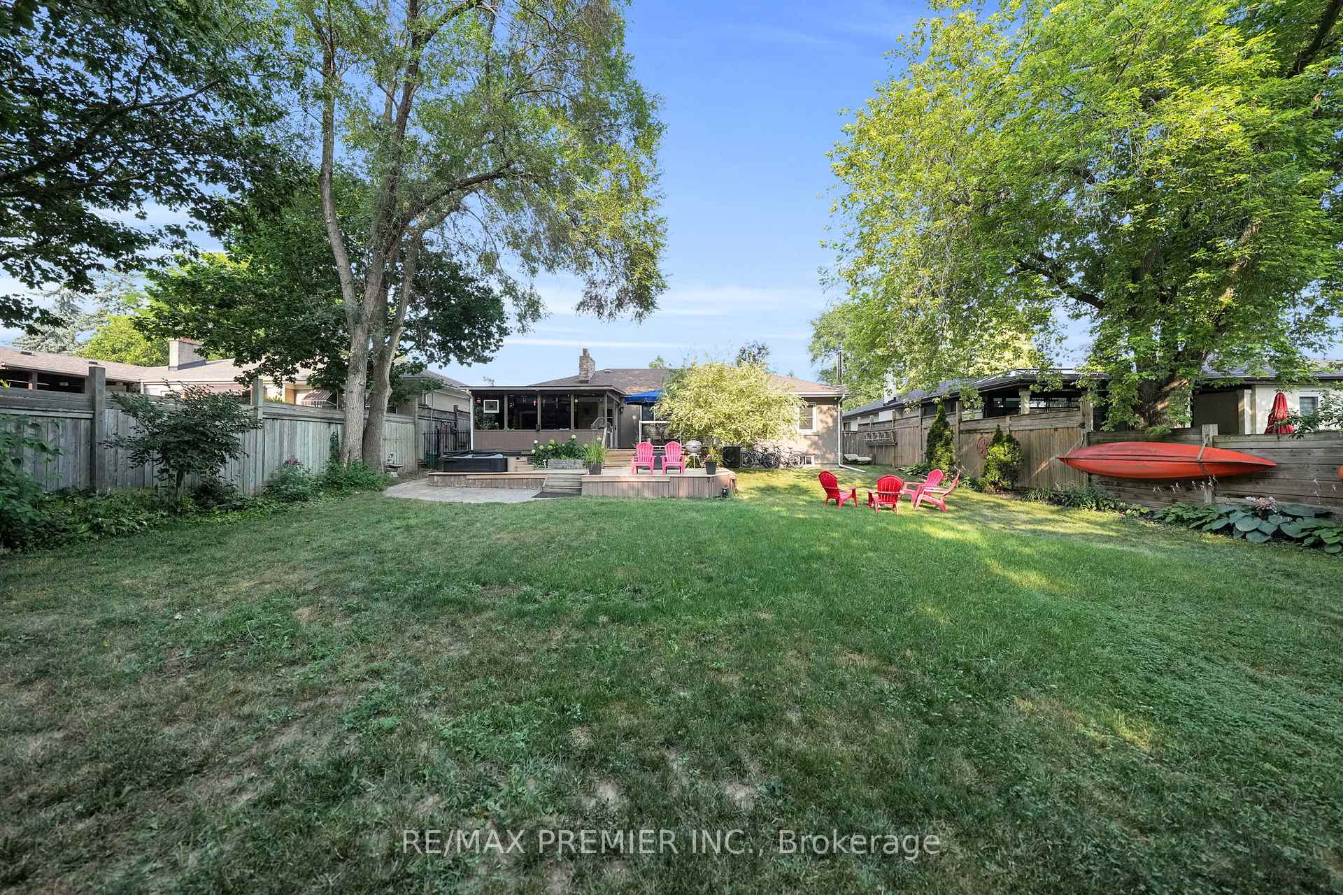Photo 14 of 42 Windridge Drive, Markham, Bullock — HOMEH