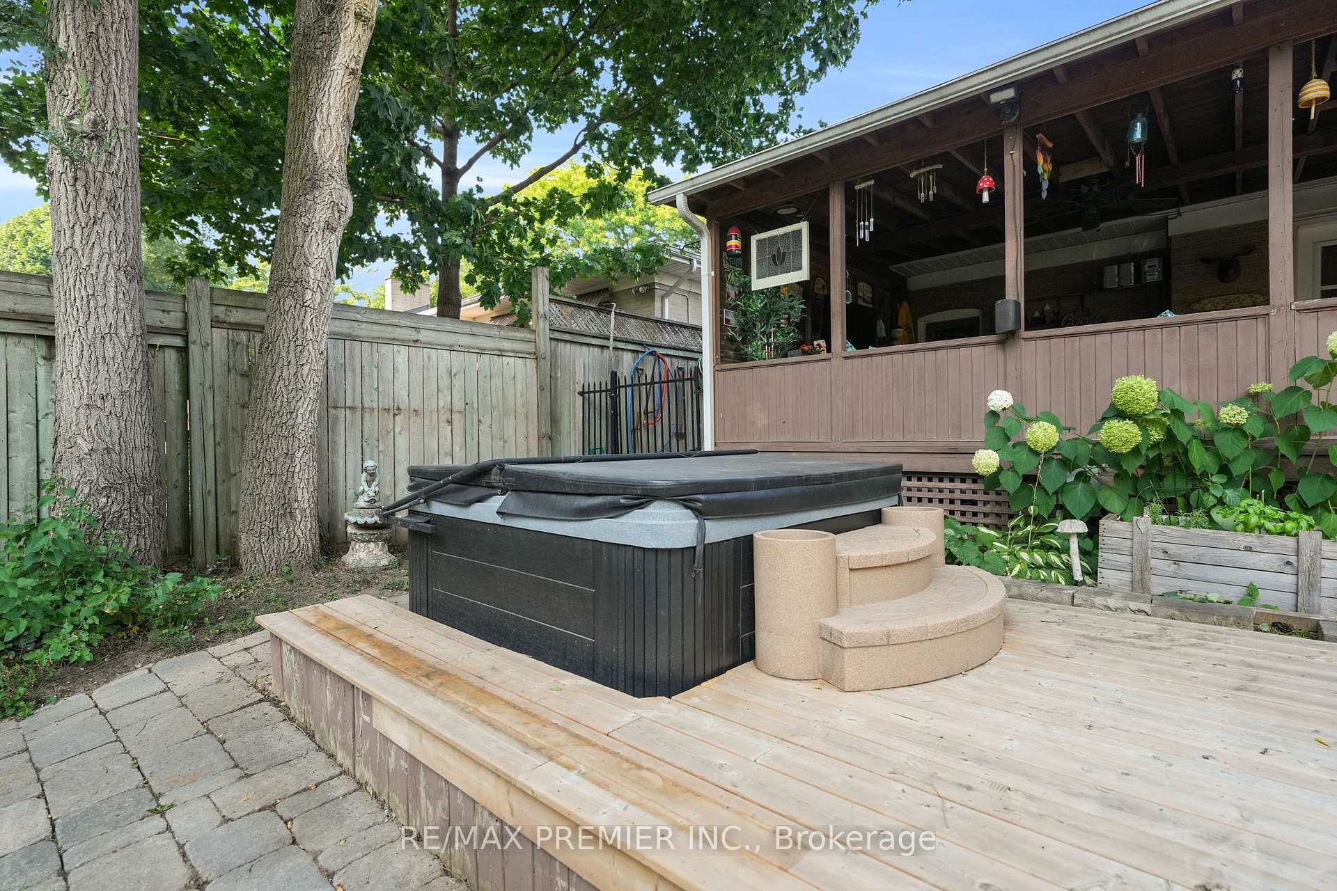 Photo 35 of 42 Windridge Drive, Markham, Bullock — HOMEH