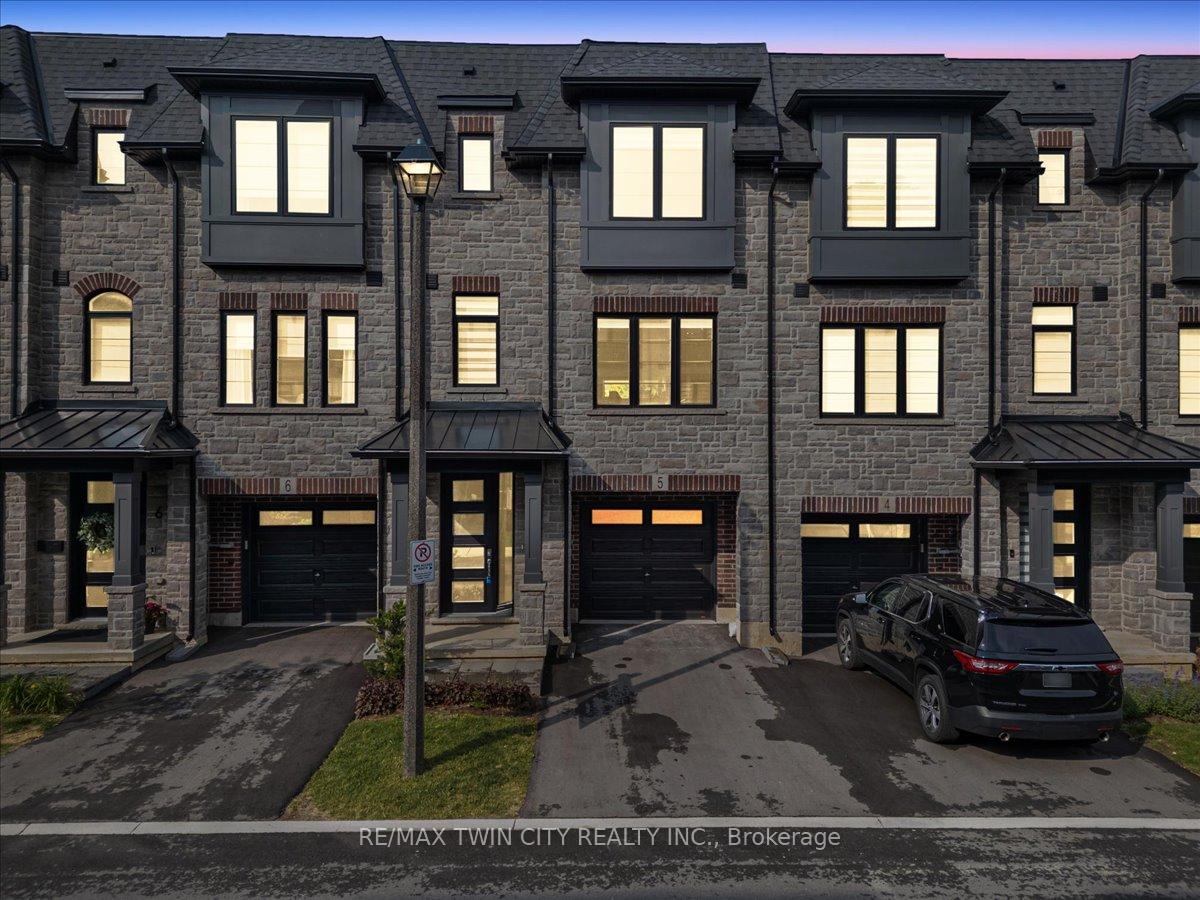 Front of Unit 5, 187 Wilson Street W