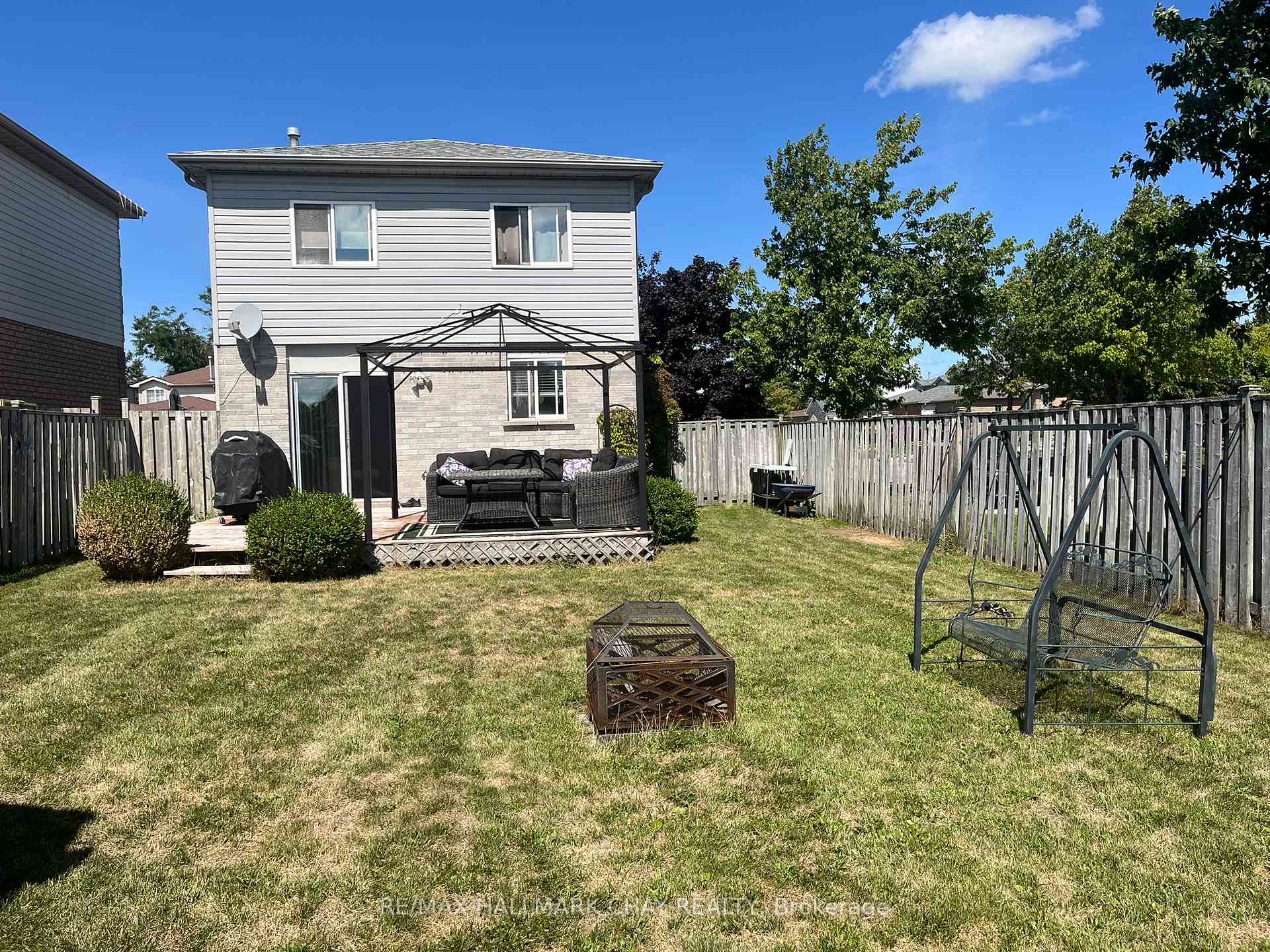 Photo 2 of 29 Charleson Drive, Barrie, Holly — HOMEH