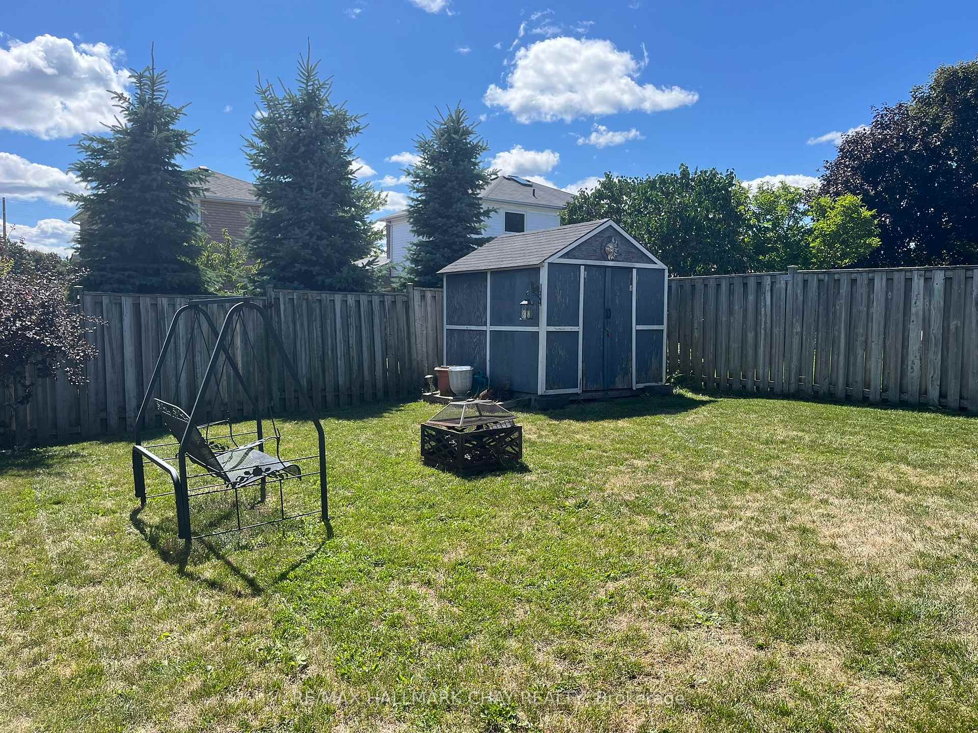 Photo 3 of 29 Charleson Drive, Barrie, Holly — HOMEH
