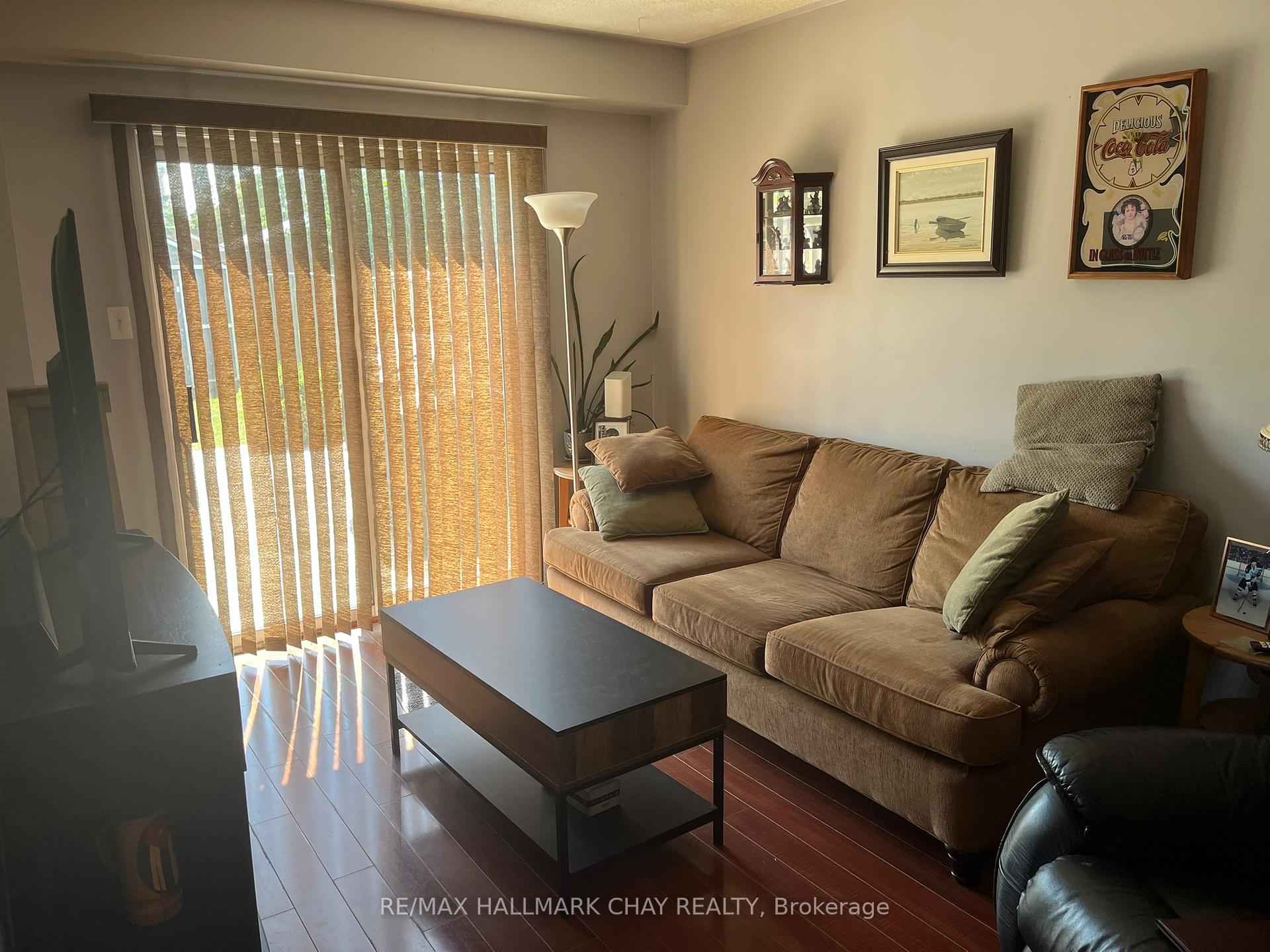 Photo 8 of 29 Charleson Drive, Barrie, Holly — HOMEH