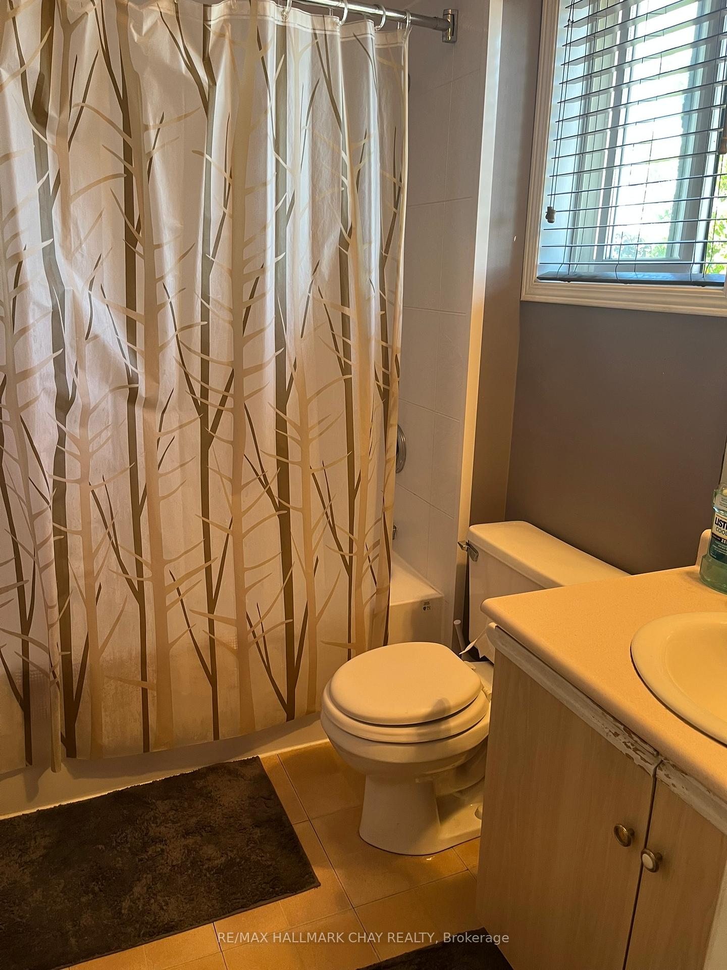 Photo 12 of 29 Charleson Drive, Barrie, Holly — HOMEH