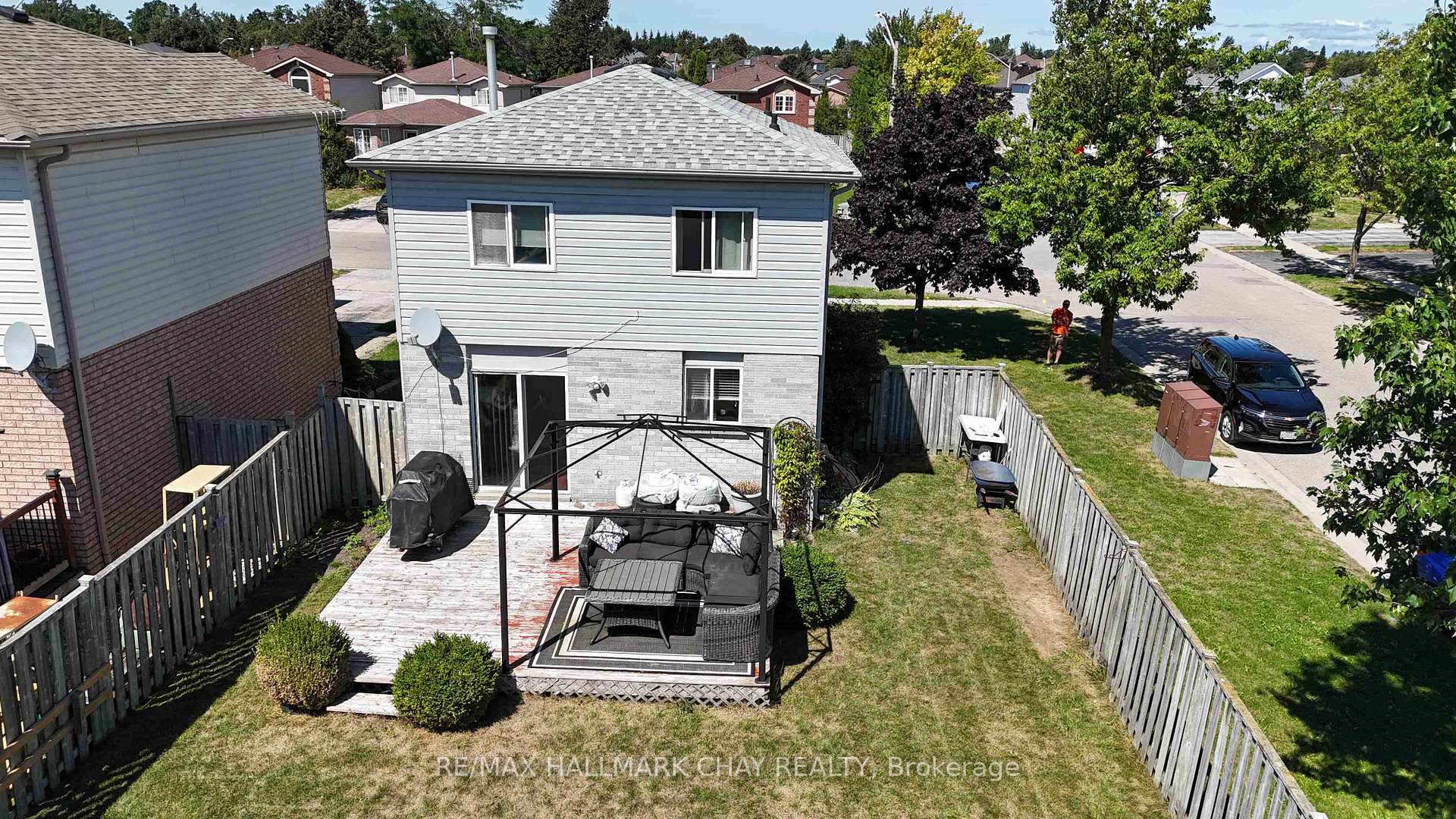 Photo 17 of 29 Charleson Drive, Barrie, Holly — HOMEH