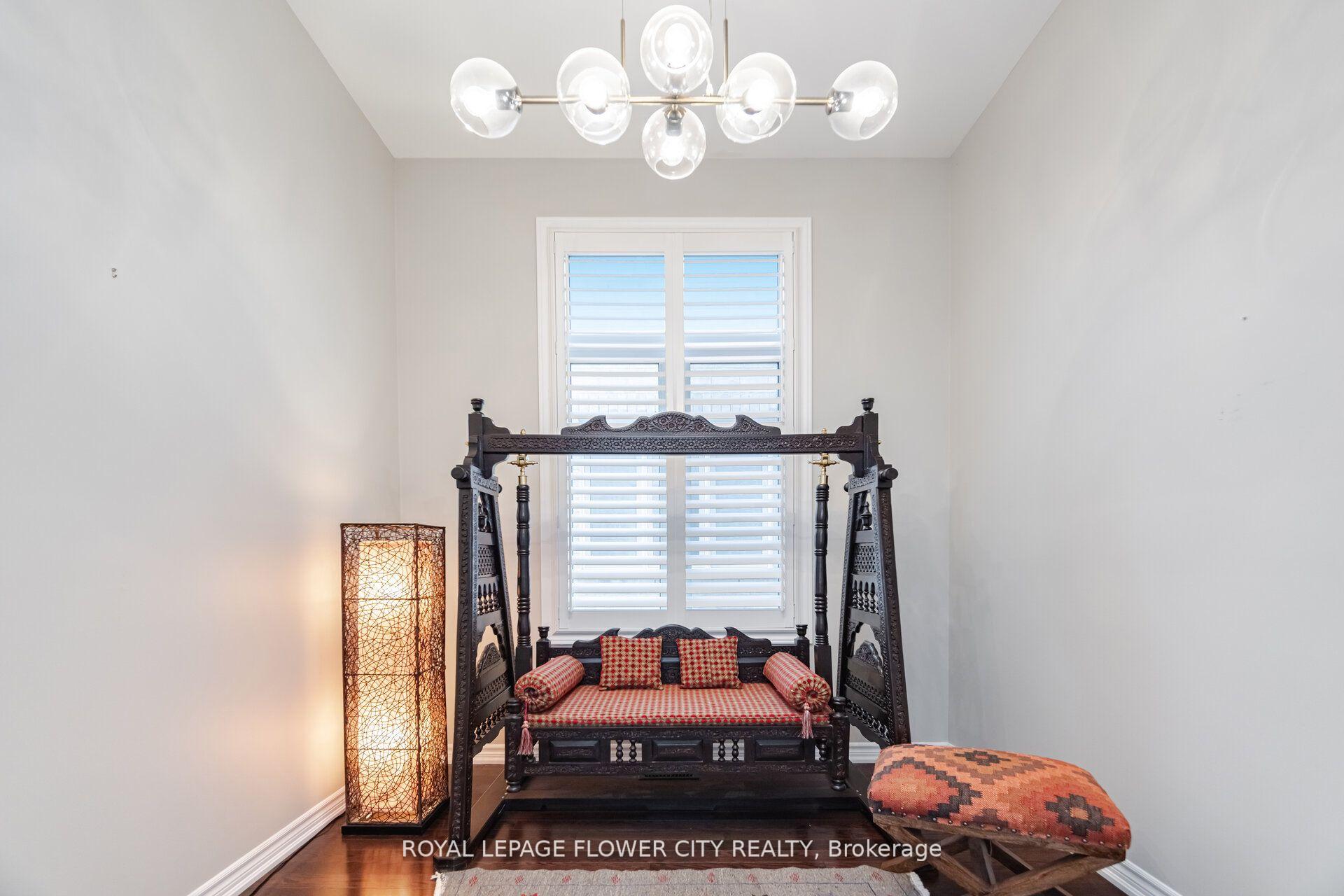 Photo 19 of 51 Mountain Ridge Road, Brampton, Bram West — HOMEH