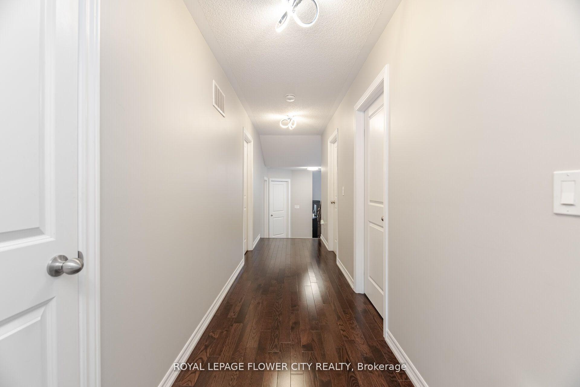 Photo 17 of 51 Mountain Ridge Road, Brampton, Bram West — HOMEH