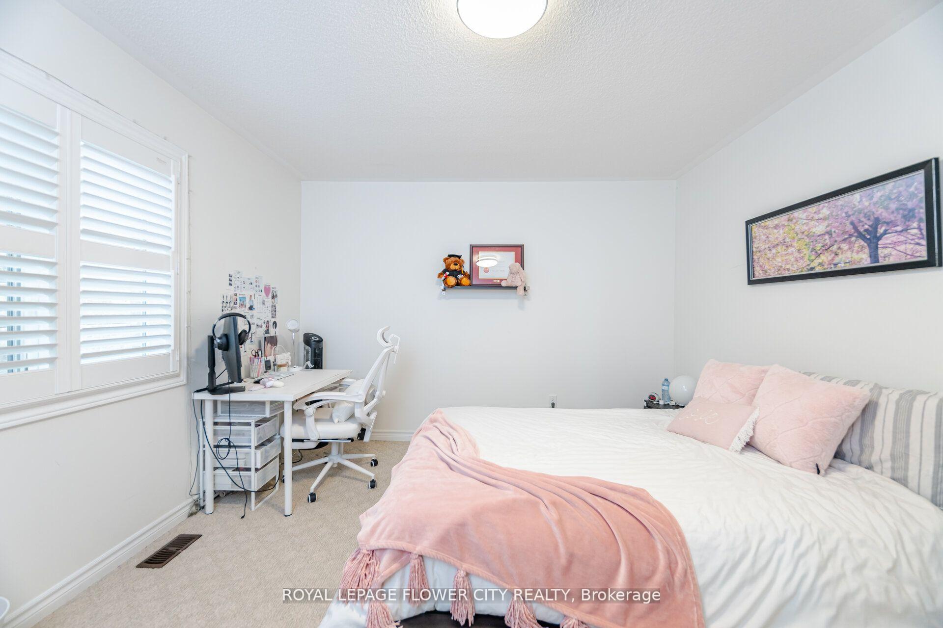 Photo 24 of 51 Mountain Ridge Road, Brampton, Bram West — HOMEH