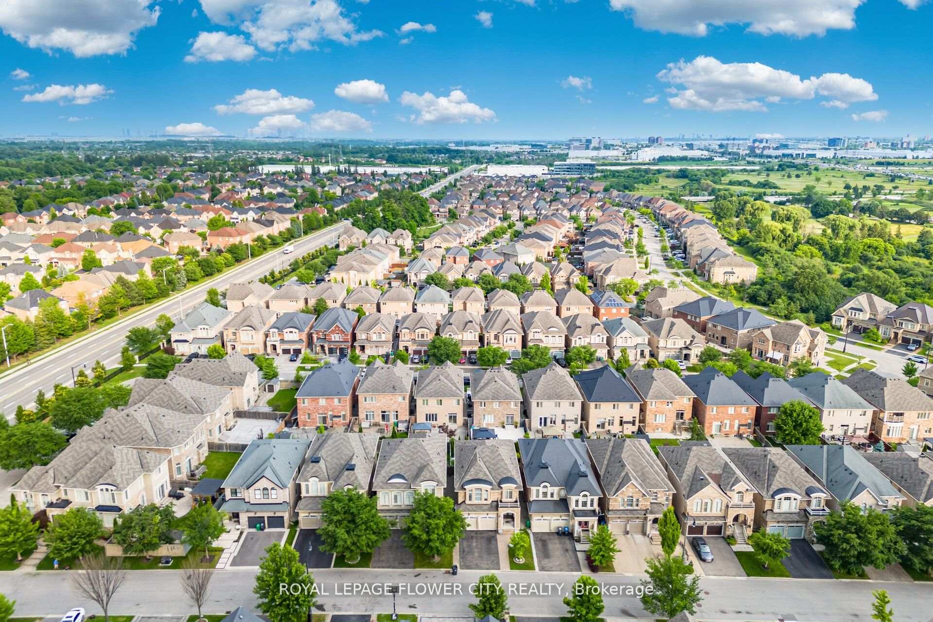 Photo 41 of 51 Mountain Ridge Road, Brampton, Bram West — HOMEH