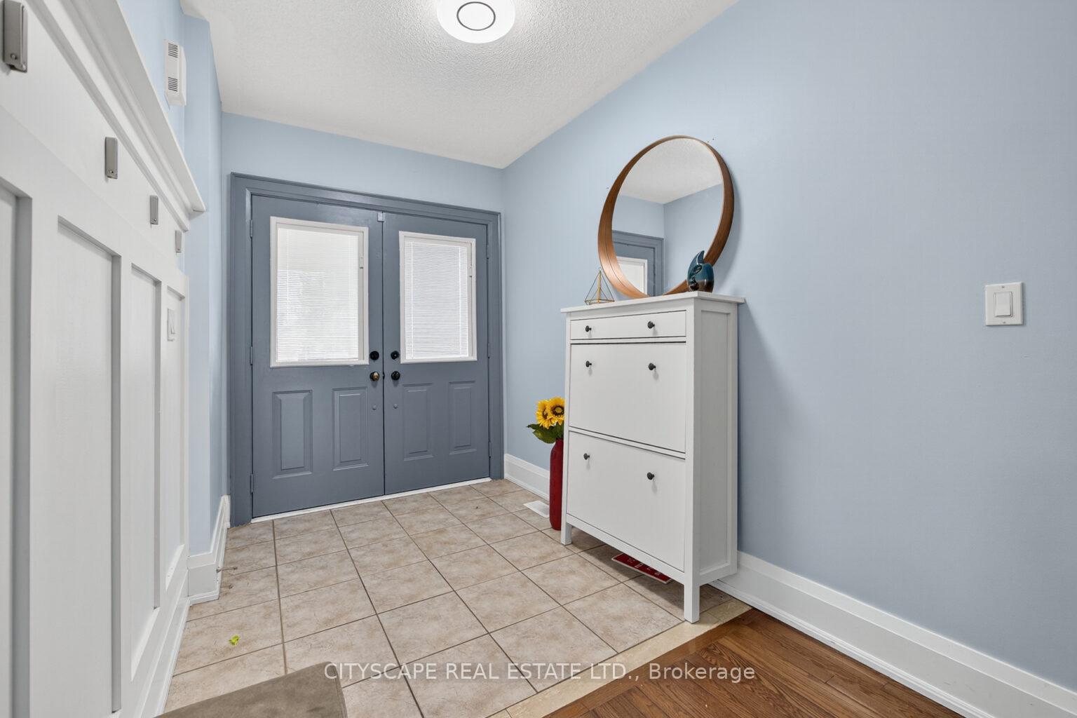 Photo 4 of 6 Dewridge Court E, Brampton, Sandringham-Wellington — HOMEH