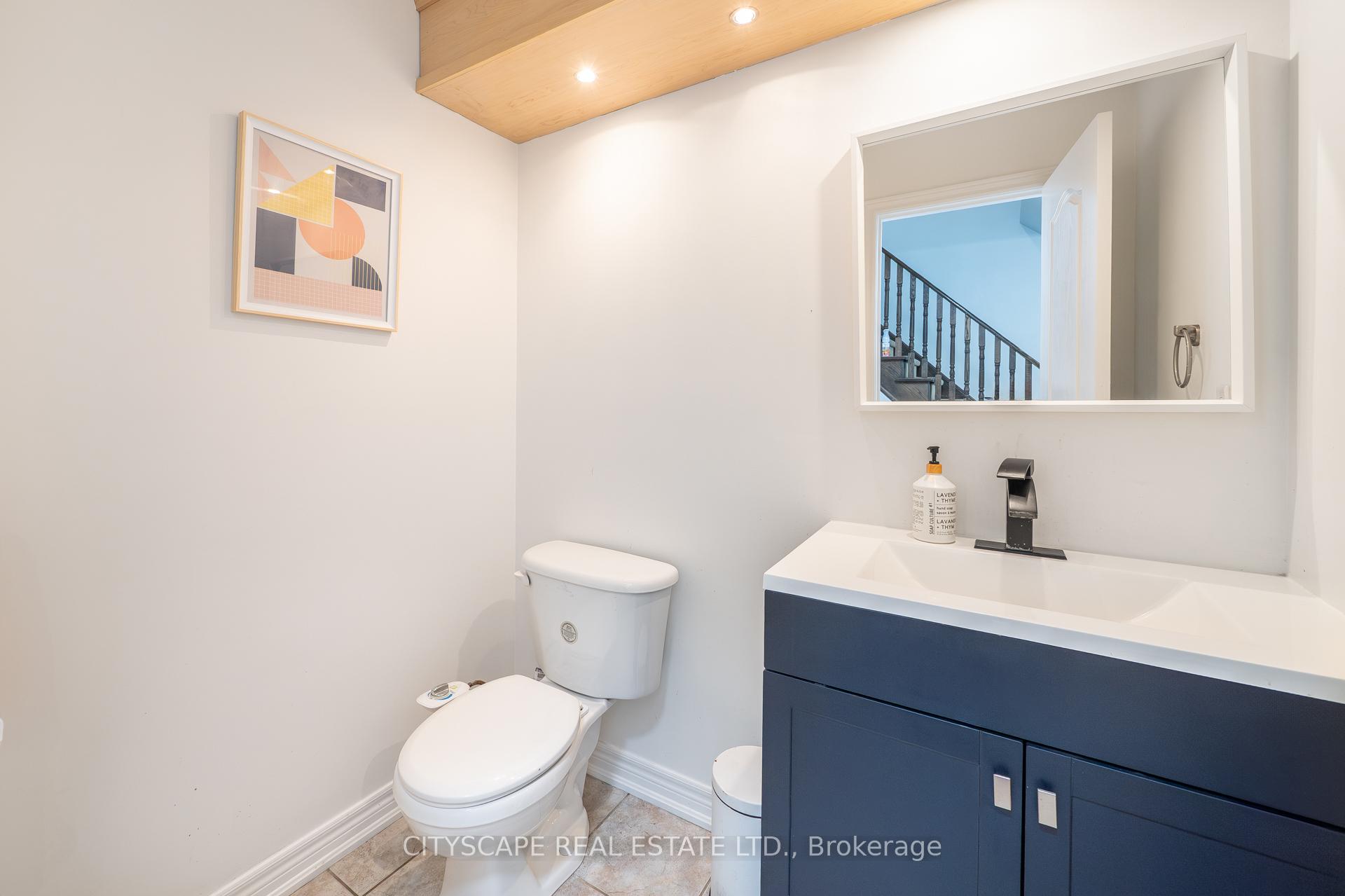 Photo 3 of 6 Dewridge Court E, Brampton, Sandringham-Wellington — HOMEH