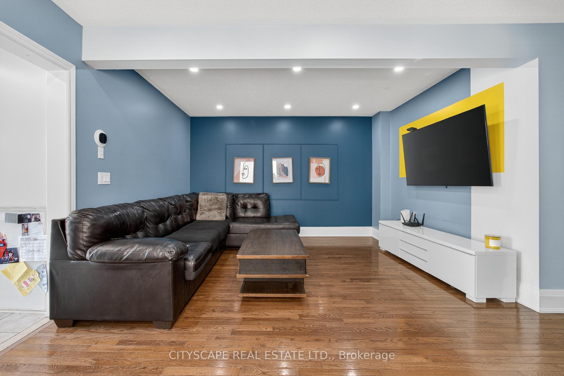Photo 6 of 6 Dewridge Court E, Brampton, Sandringham-Wellington — HOMEH