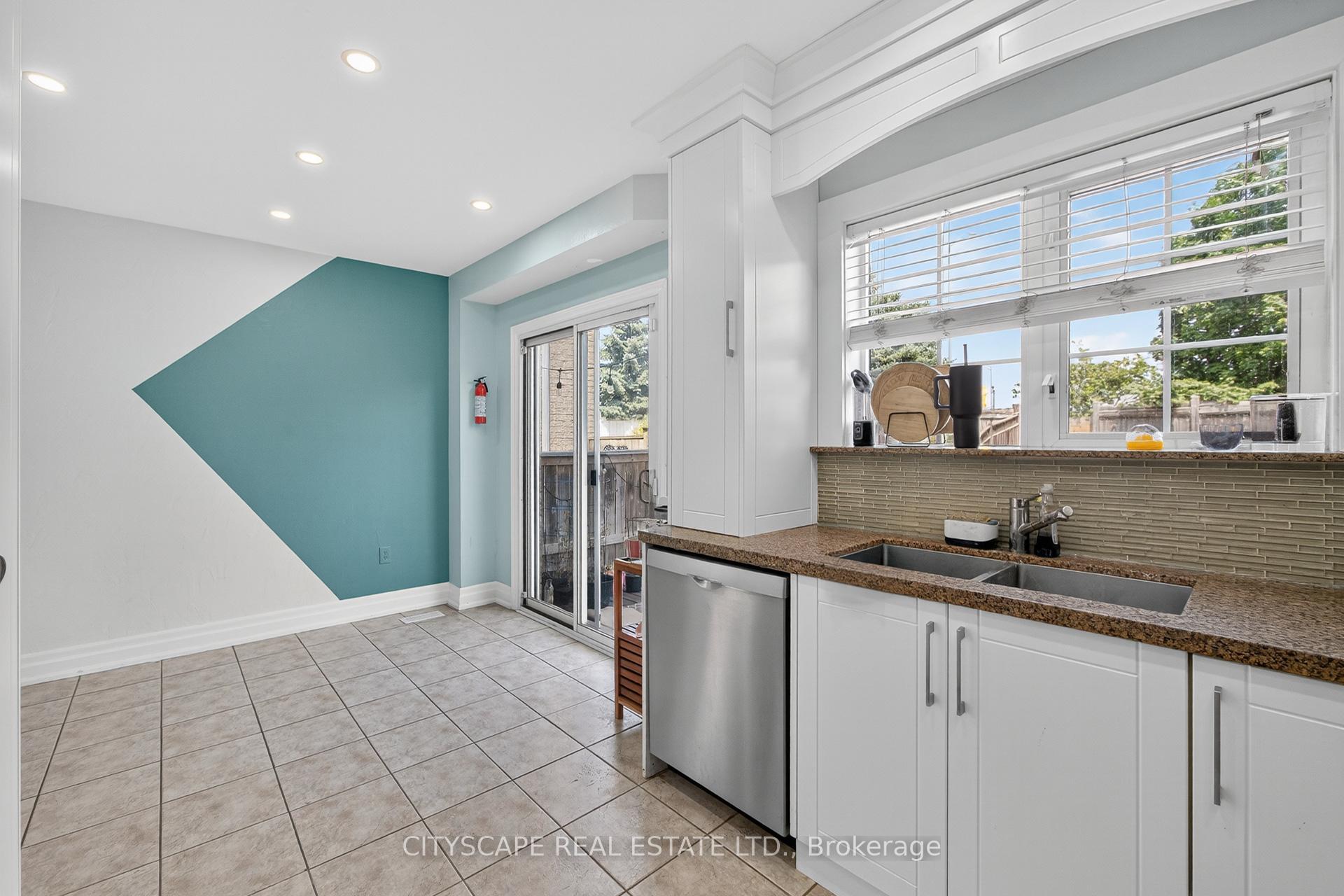 Photo 15 of 6 Dewridge Court E, Brampton, Sandringham-Wellington — HOMEH