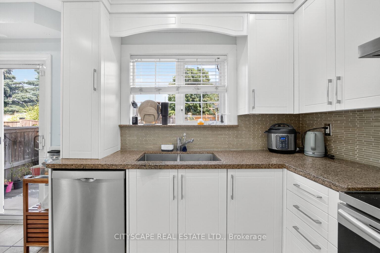 Photo 40 of 6 Dewridge Court E, Brampton, Sandringham-Wellington — HOMEH