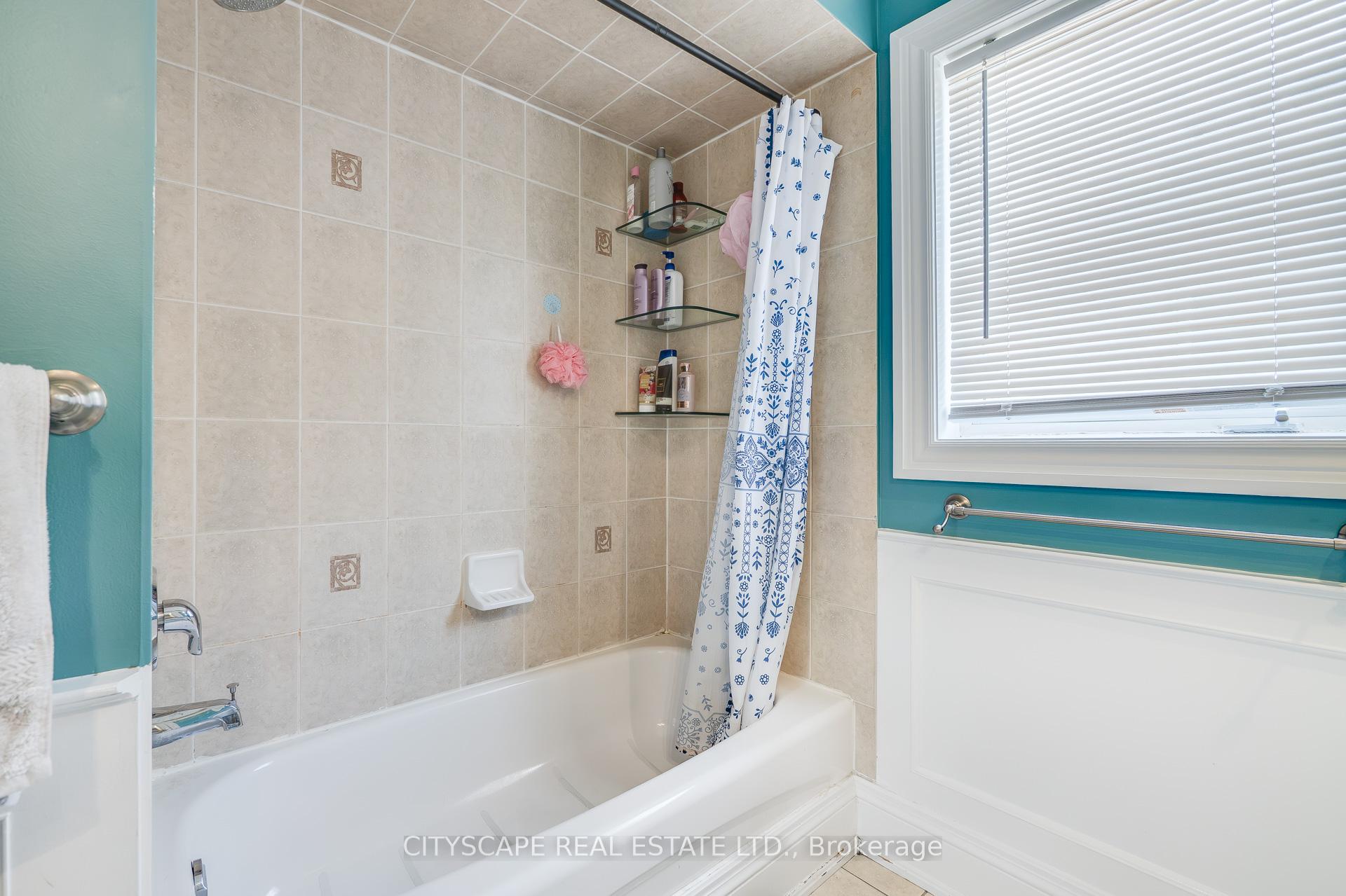 Photo 30 of 6 Dewridge Court E, Brampton, Sandringham-Wellington — HOMEH