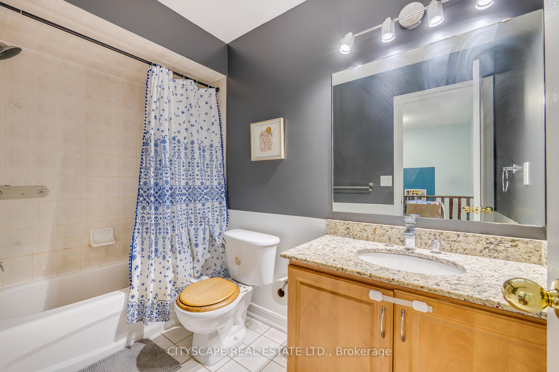 Photo 36 of 6 Dewridge Court E, Brampton, Sandringham-Wellington — HOMEH