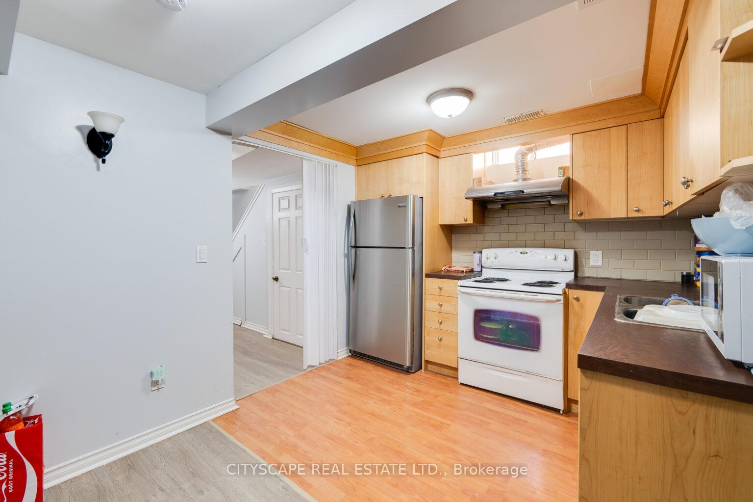 Photo 7 of 6 Dewridge Court E, Brampton, Sandringham-Wellington — HOMEH