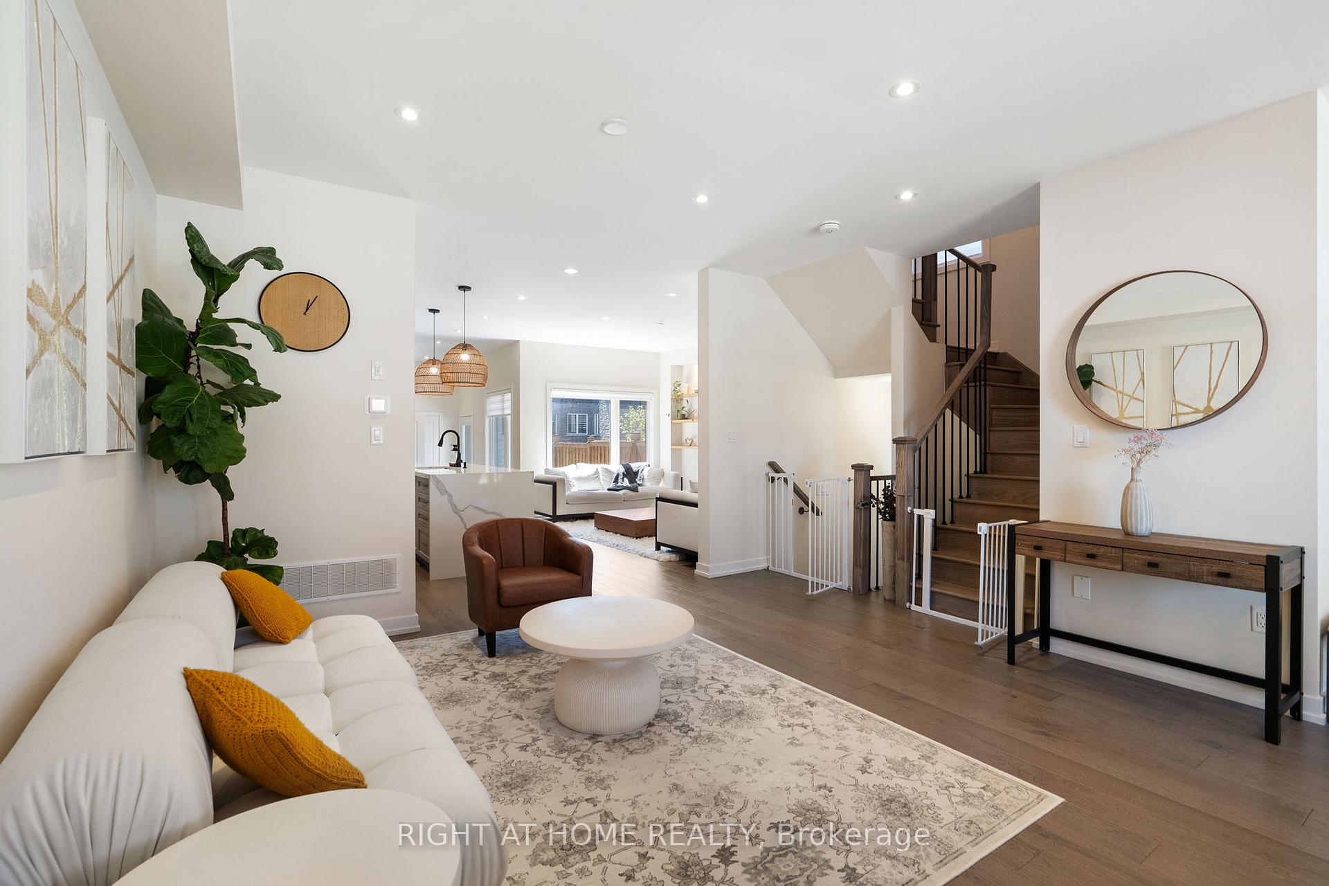 Photo 2 of 15 Sugarberry Avenue, Markham, Cornell — HOMEH