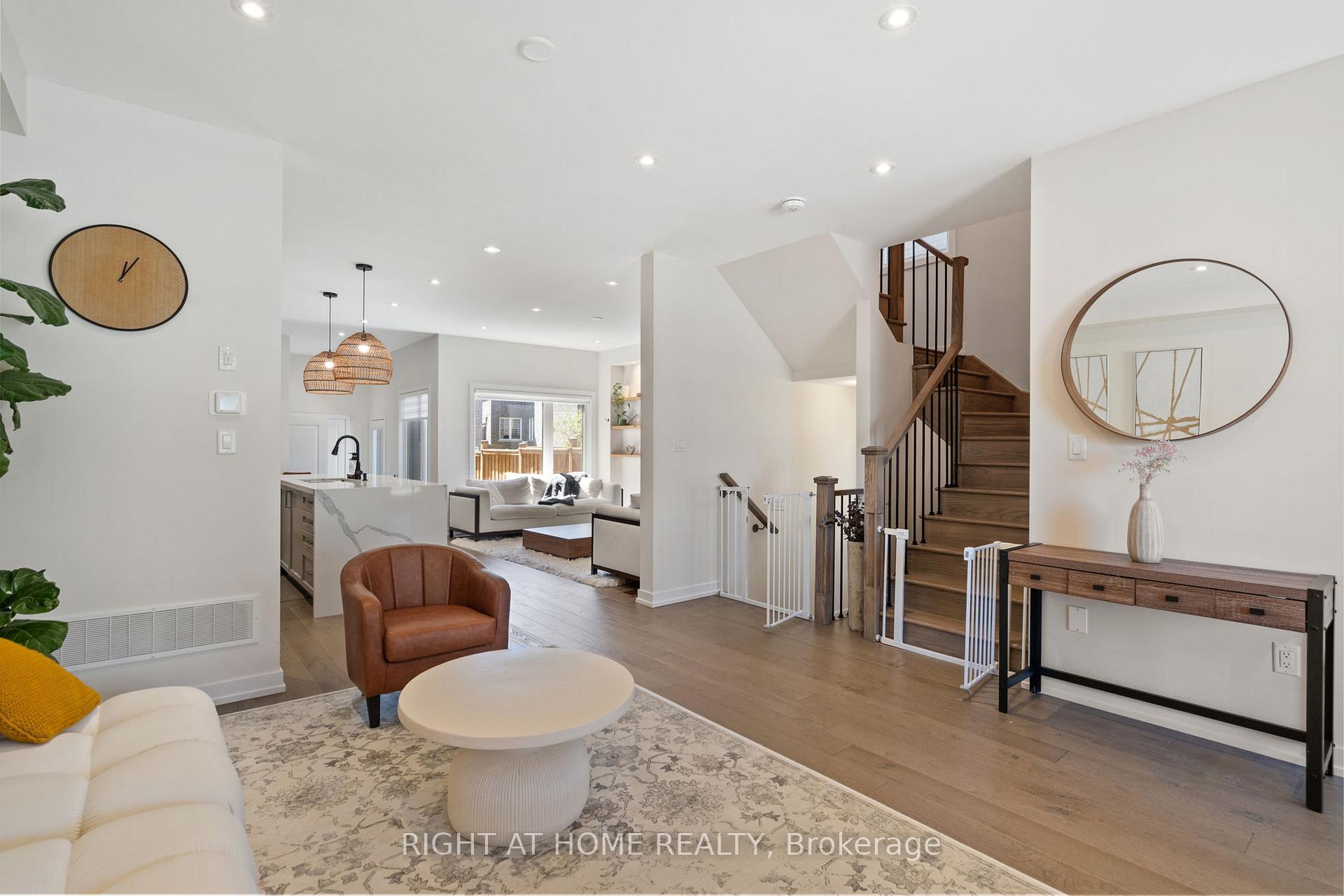 Photo 5 of 15 Sugarberry Avenue, Markham, Cornell — HOMEH