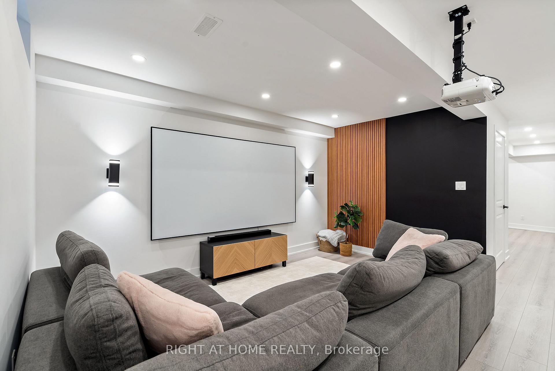 Photo 12 of 15 Sugarberry Avenue, Markham, Cornell — HOMEH