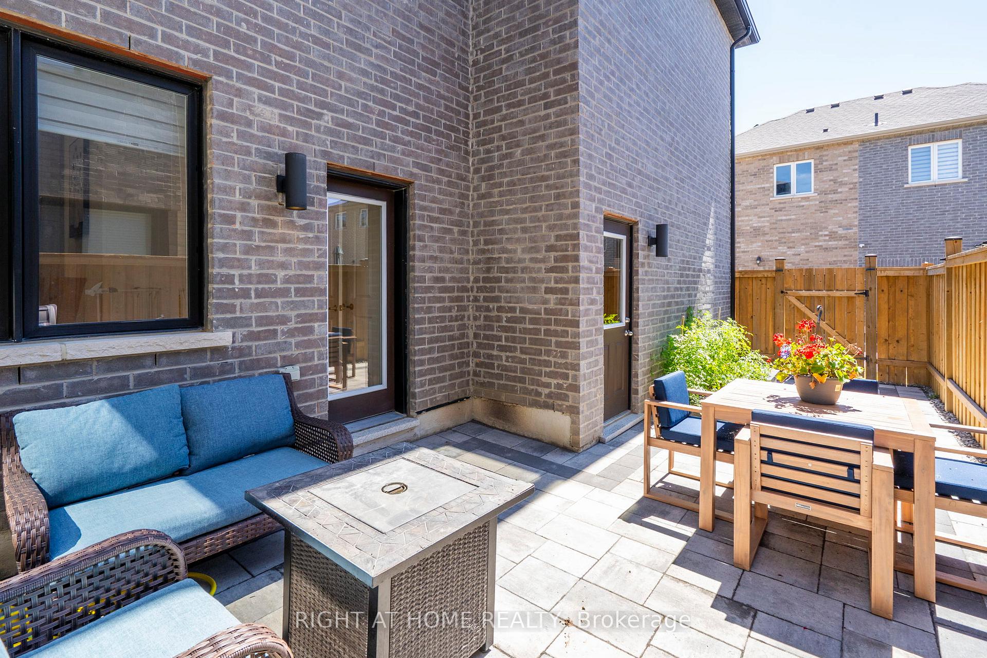 Photo 21 of 15 Sugarberry Avenue, Markham, Cornell — HOMEH