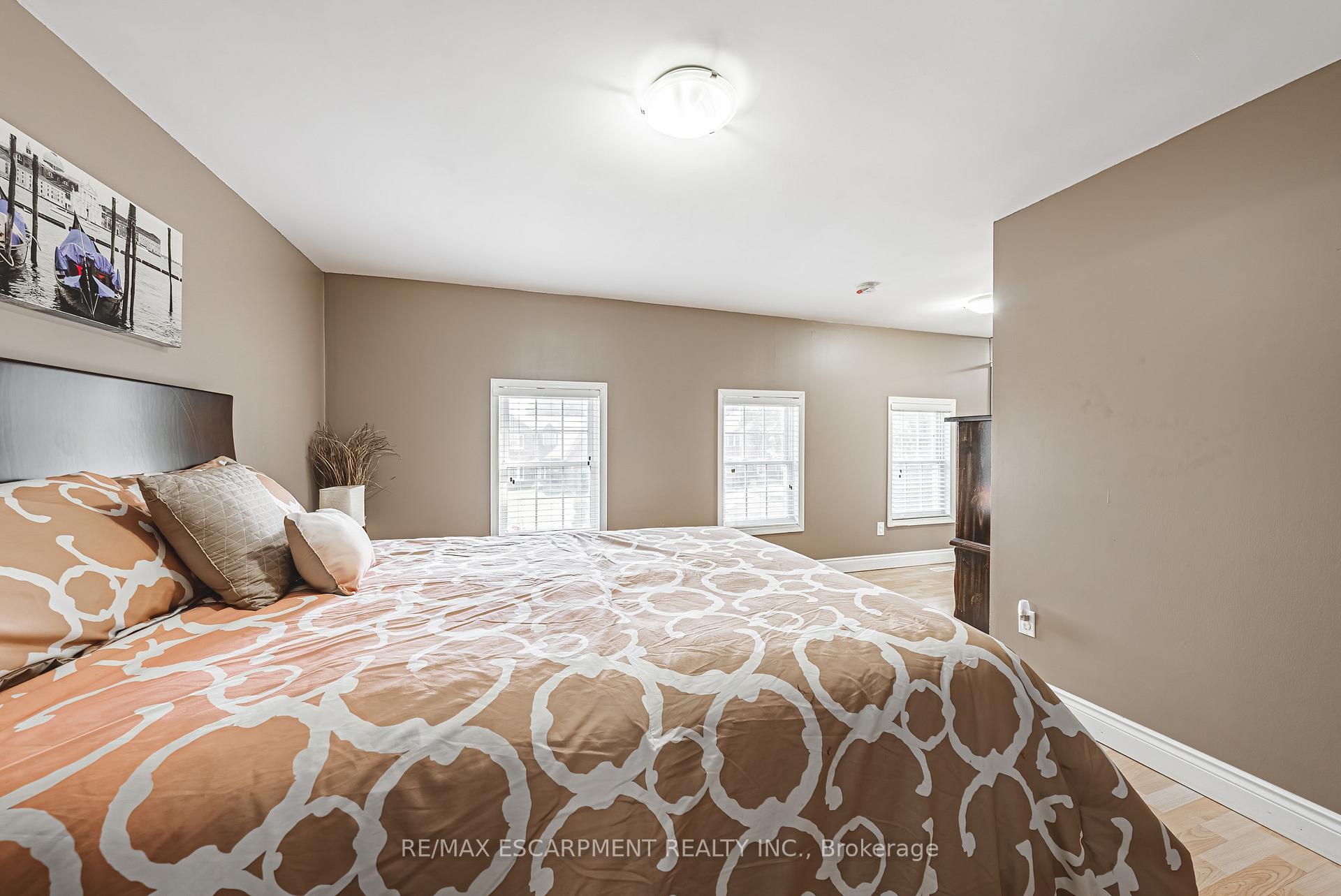 Photo 17 of 412 Melanie Crescent, Hamilton, Ancaster — HOMEH