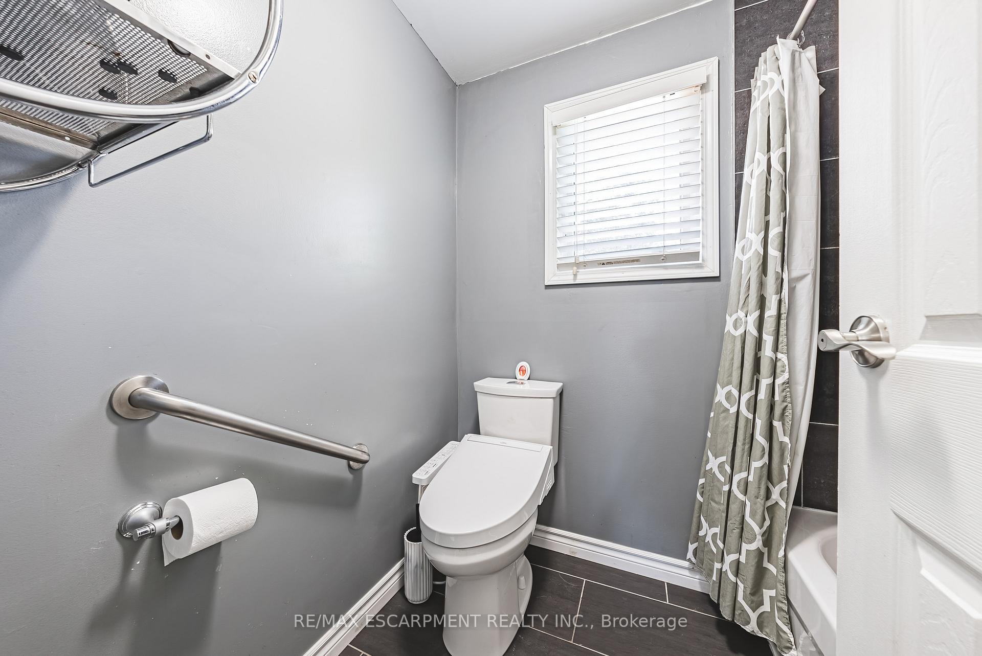 Photo 26 of 412 Melanie Crescent, Hamilton, Ancaster — HOMEH