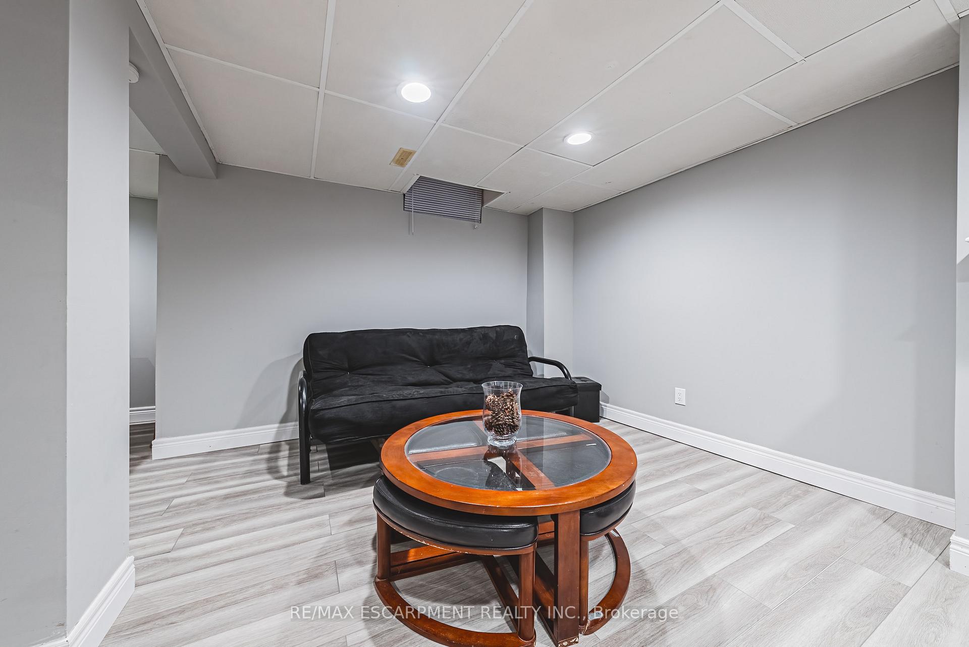 Photo 20 of 412 Melanie Crescent, Hamilton, Ancaster — HOMEH