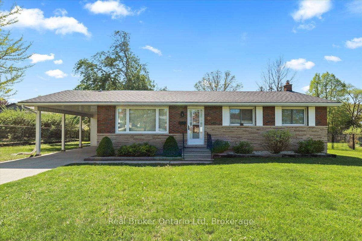 Front of 158 6th Avenue