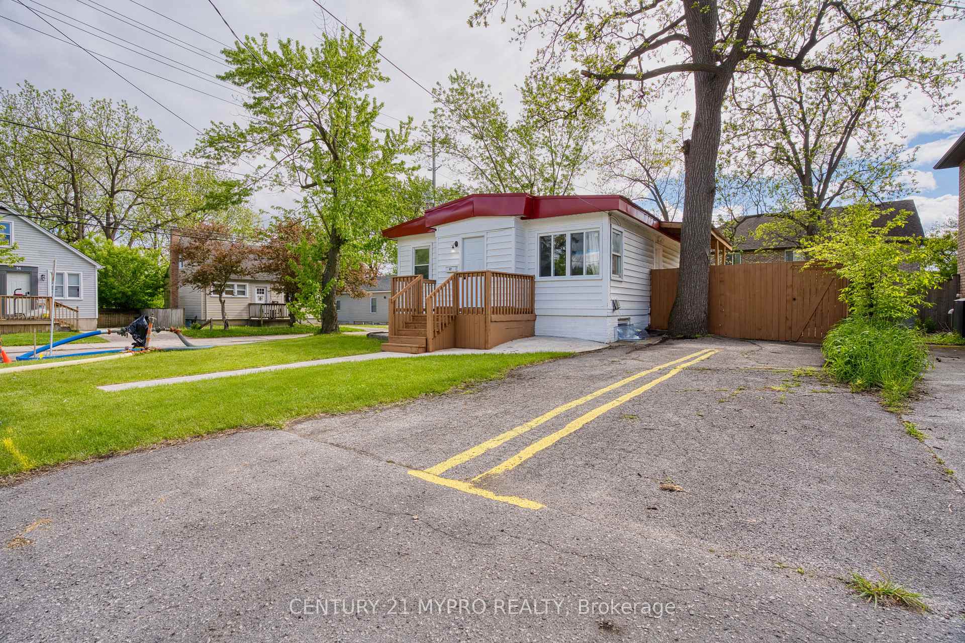 Photo 2 of 42 Irwin Street, London, North K — HOMEH