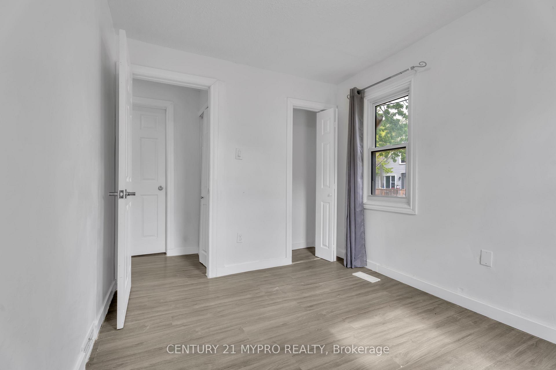 Photo 4 of 42 Irwin Street, London, North K — HOMEH