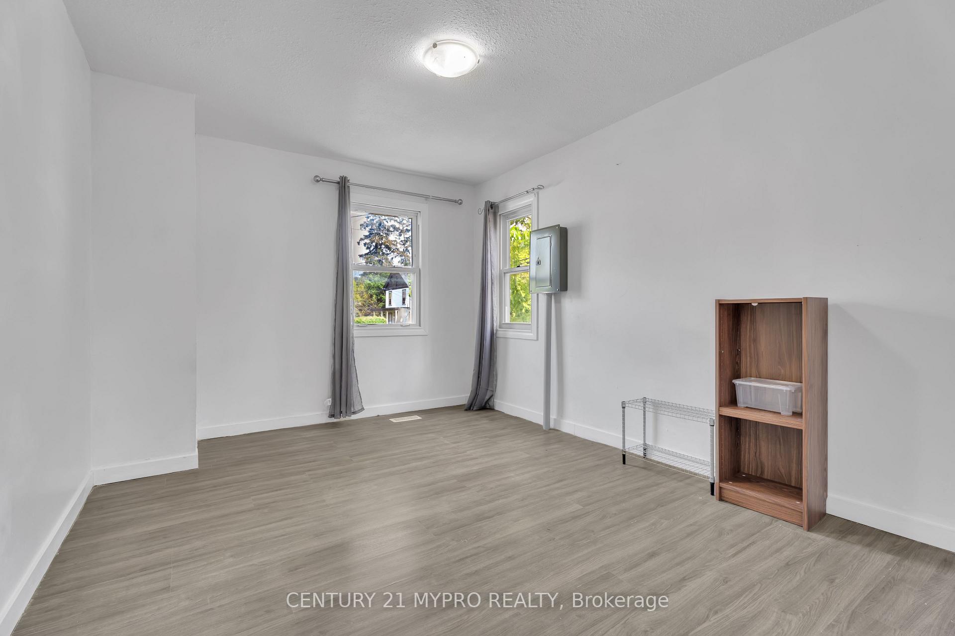 Photo 17 of 42 Irwin Street, London, North K — HOMEH