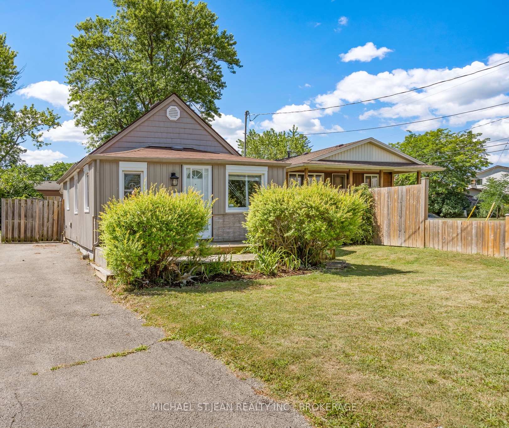Photo 5 of 111 Rykert Street, St. Catharines, Western Hill — HOMEH